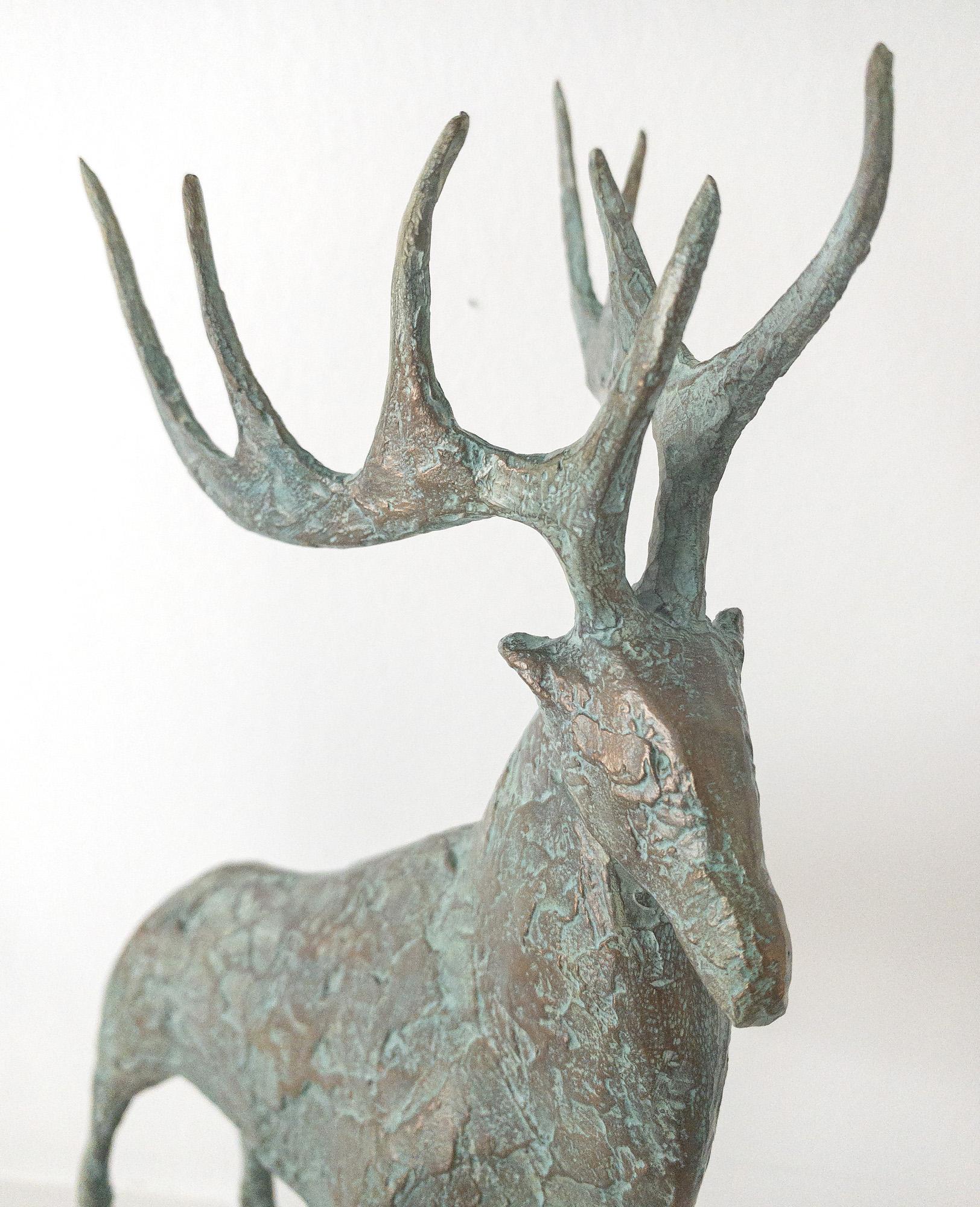 Petit cerf I par Pierre Yermia - Sculpture animalière contemporaine, élégante, élancée en vente 19