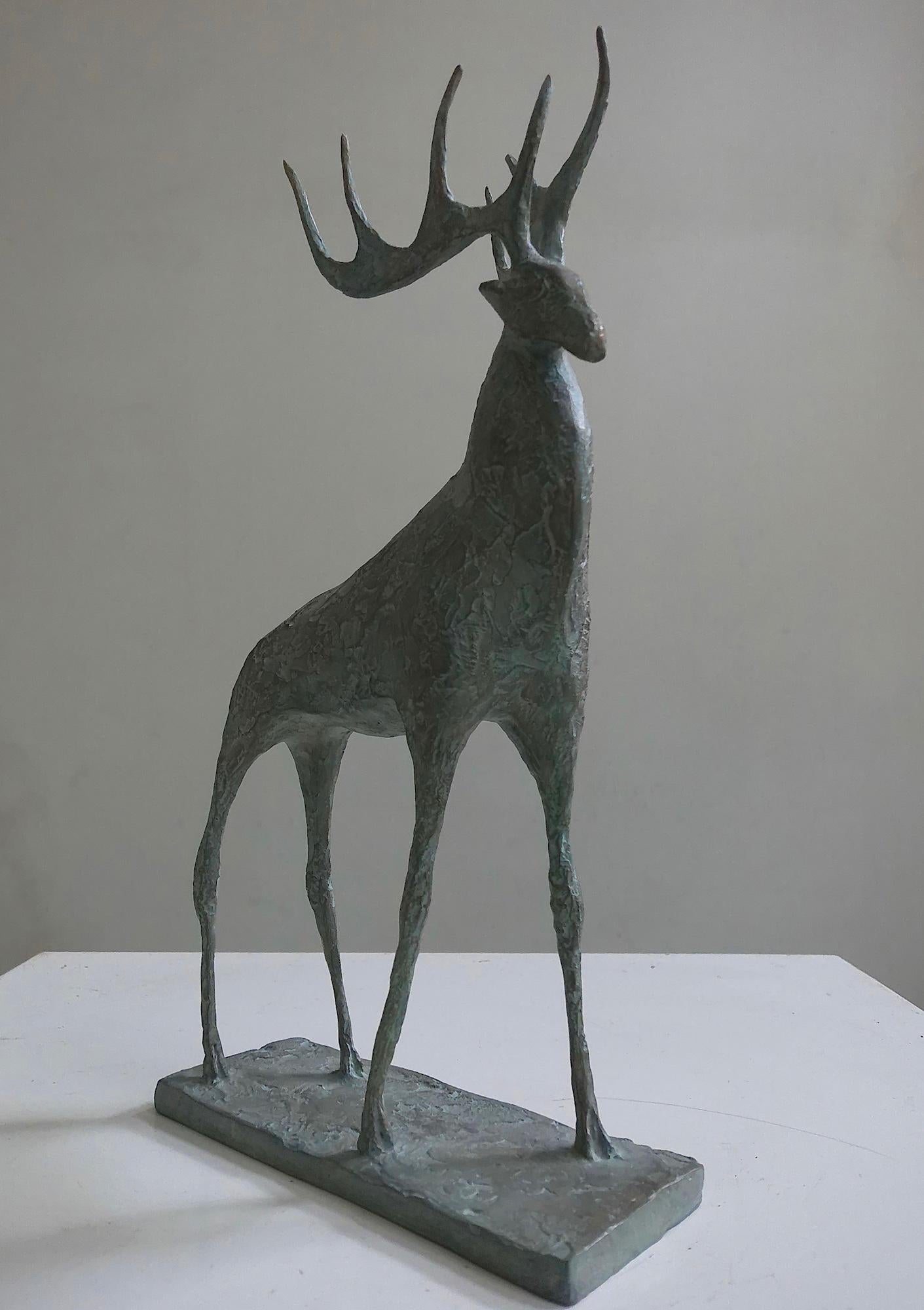Petit cerf I par Pierre Yermia - Sculpture animalière contemporaine, élégante, élancée en vente 2