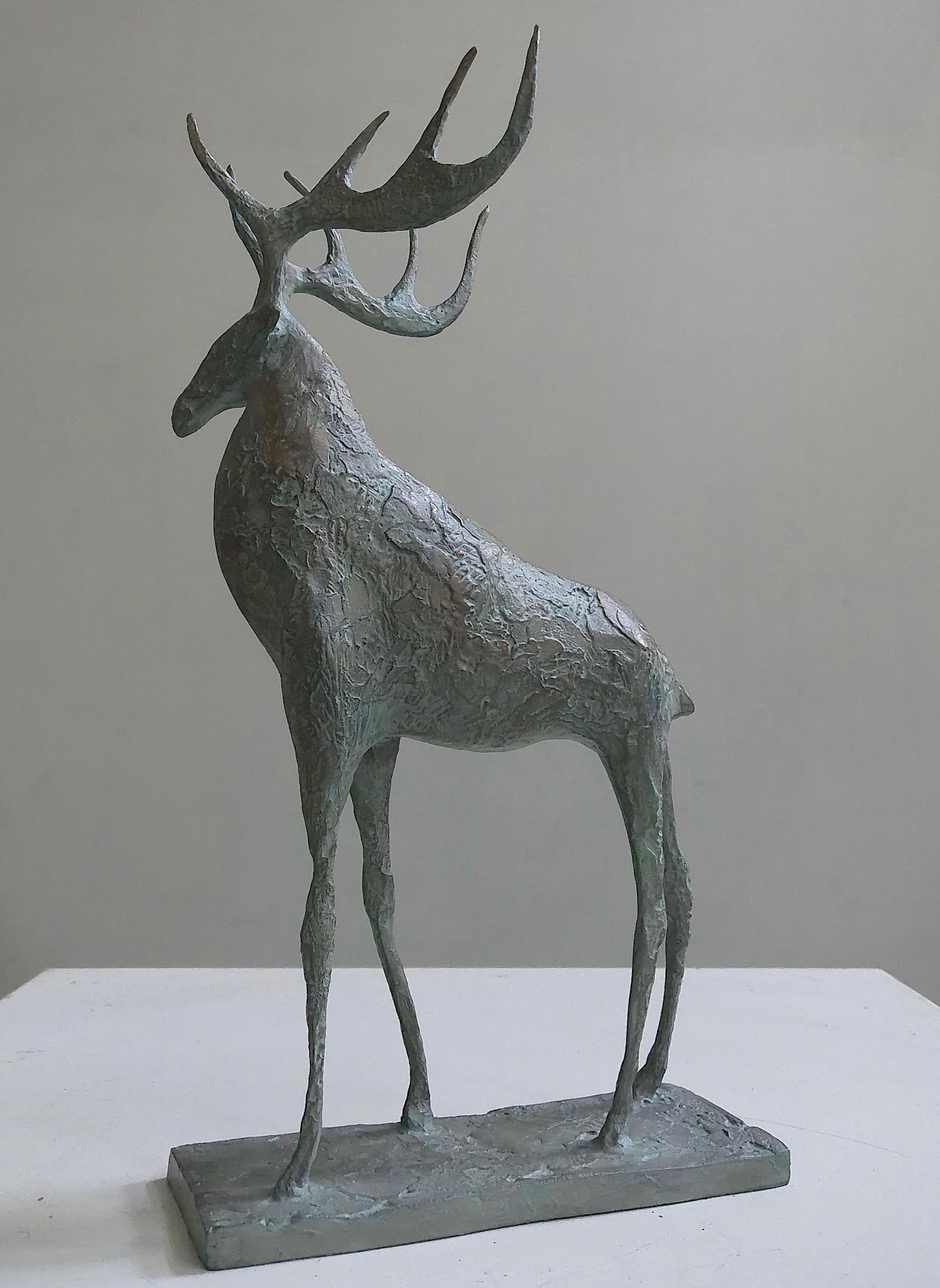 Petit cerf I par Pierre Yermia - Sculpture animalière contemporaine, élégante, élancée en vente 5