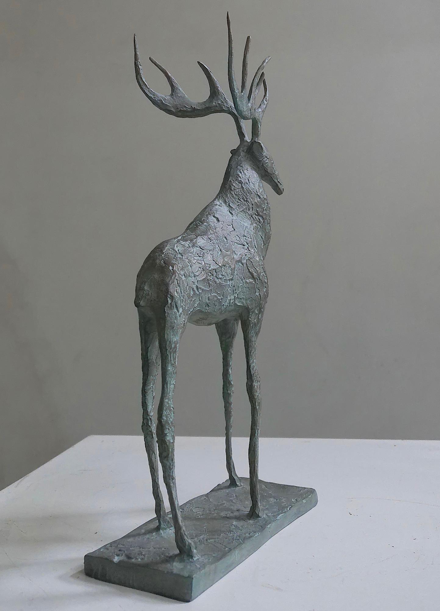 Petit cerf I par Pierre Yermia - Sculpture animalière contemporaine, élégante, élancée en vente 8