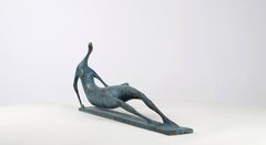 Lying Figure VI de Pierre Yermia - Sculpture contemporaine en bronze, figure féminine