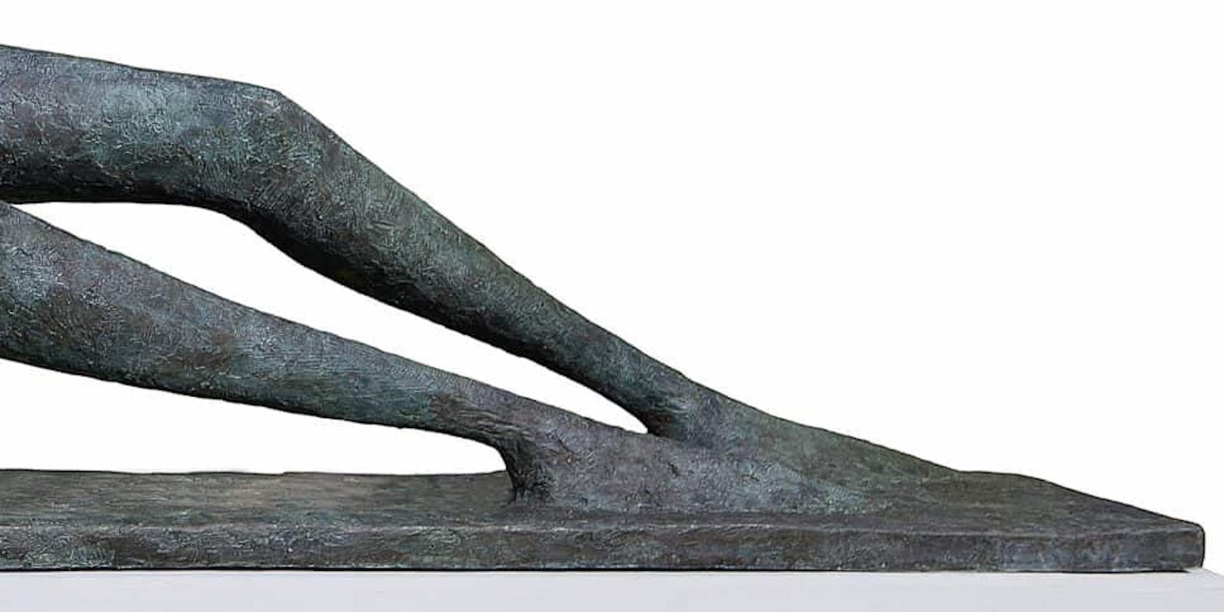 Monumentale Leierfigur von Pierre Yermia – Große Bronzeskulptur, Akttorso, Monumental 4