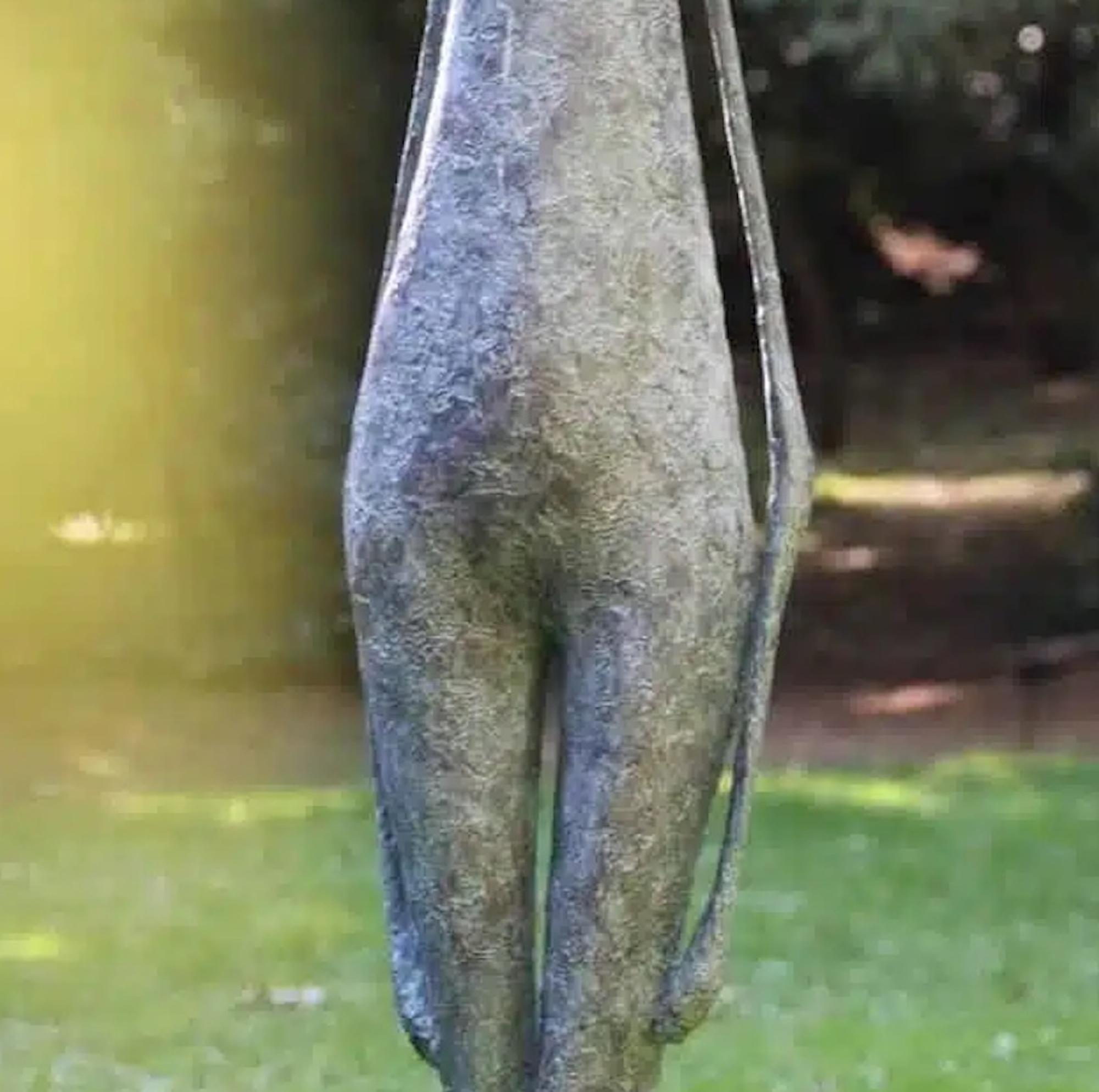 Figura monumentale in piedi I di Pierre Yermia - Scultura contemporanea in bronzo in vendita 6