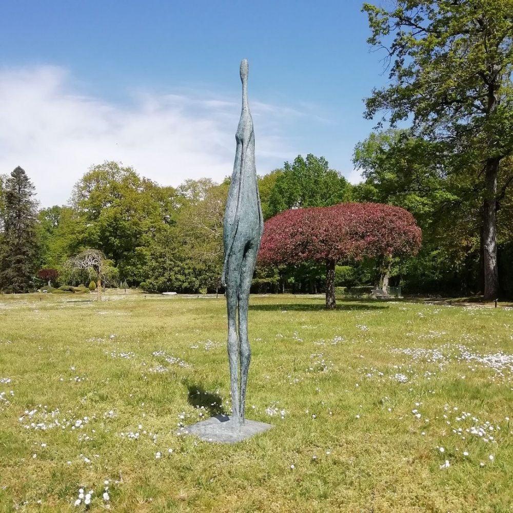 Figura monumentale in piedi II di Pierre Yermia - scultura contemporanea in bronzo in vendita 2
