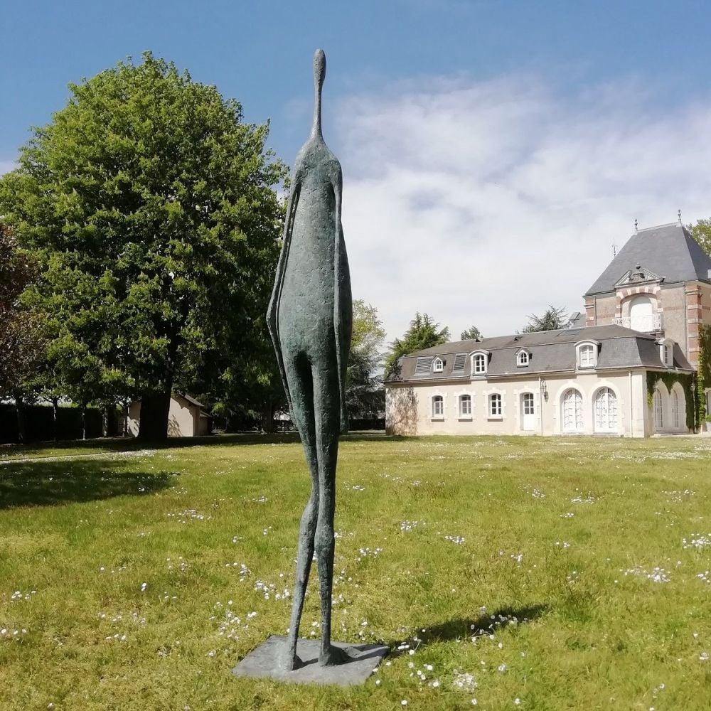 Figure monumentale sur pied II de Pierre Yermia - sculpture contemporaine en bronze en vente 3