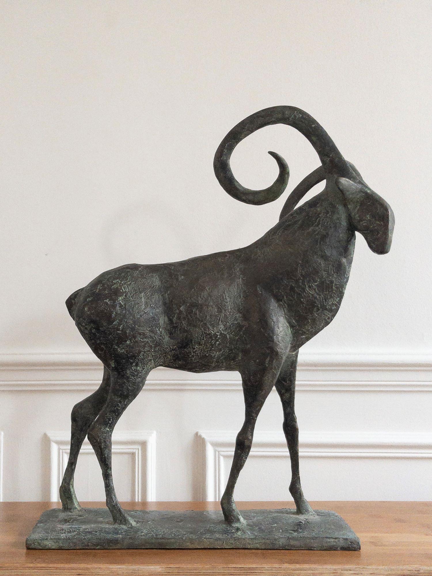 Mouflon I di Pierre Yermia - Scultura animale in bronzo, figurativa, colore grigio in vendita 1
