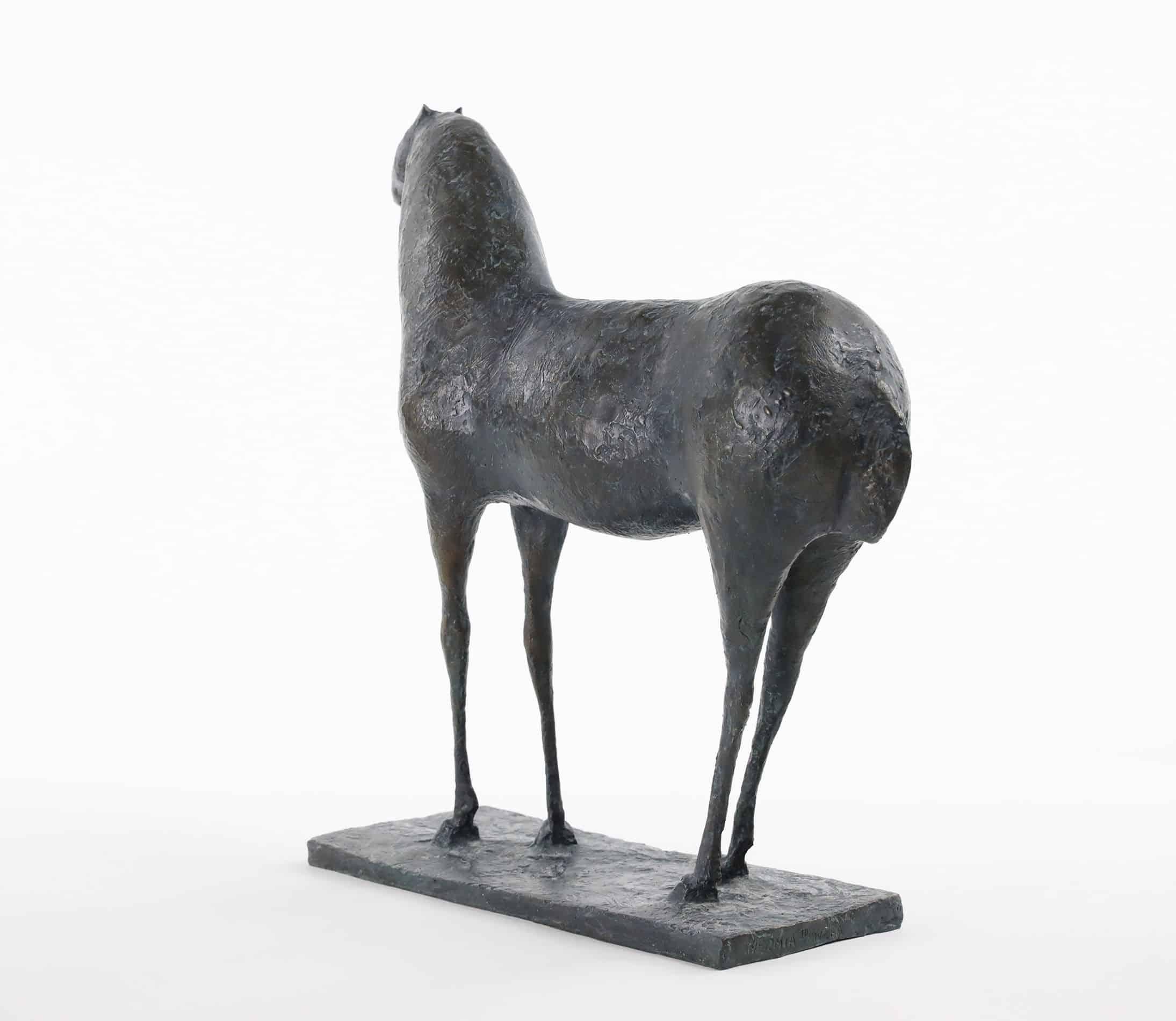 Small Horse I di Pierre Yermia - Scultura animale in bronzo, elegante, curva, selvaggia in vendita 4