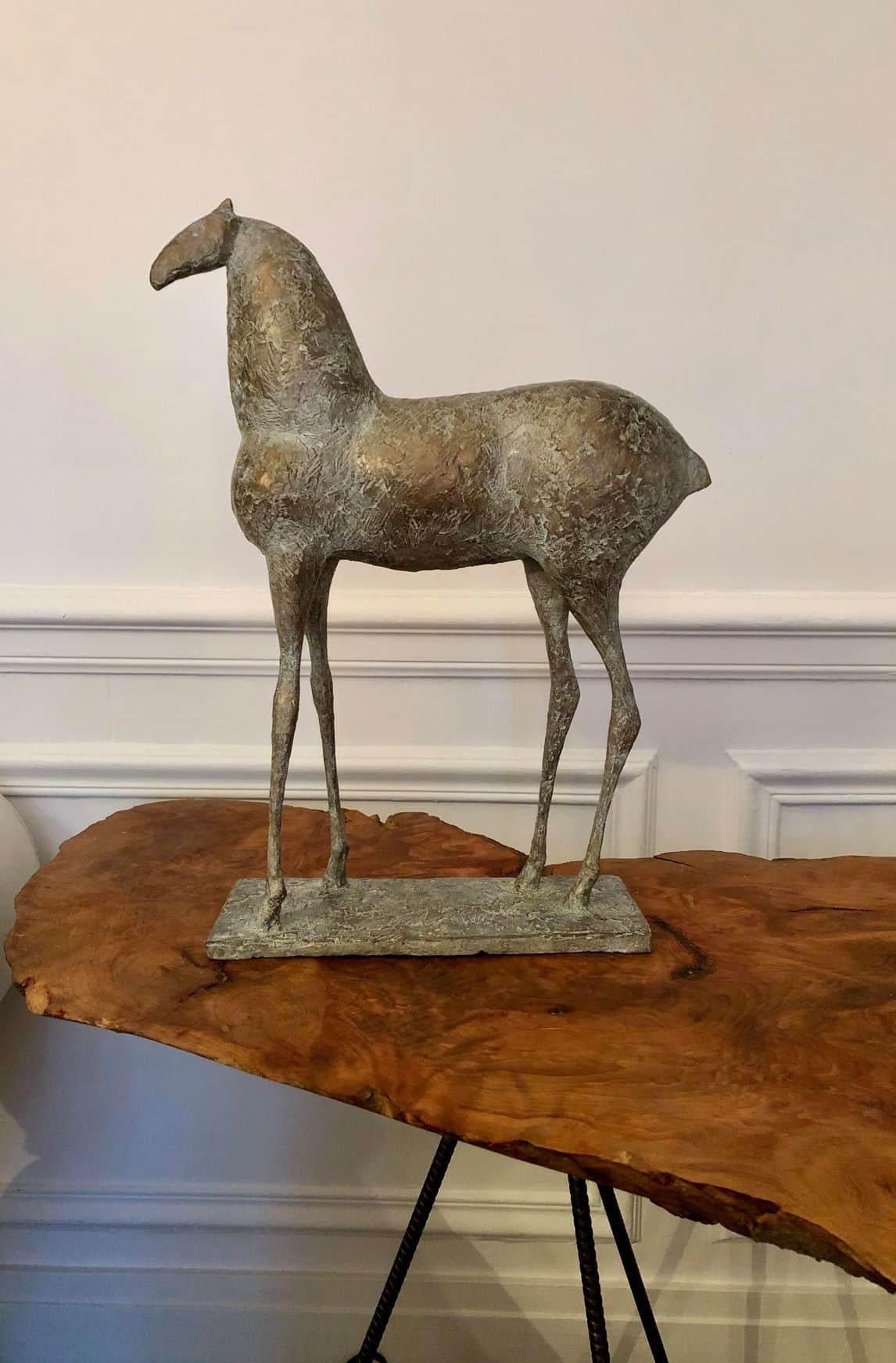 Piccolo cavallo II di Pierre Yermia - Scultura animale in bronzo, elegante, libera e selvaggia in vendita 5