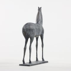 Caballo pequeño III de Pierre Yermia - Escultura animal de bronce, elegante, pátina oscura
