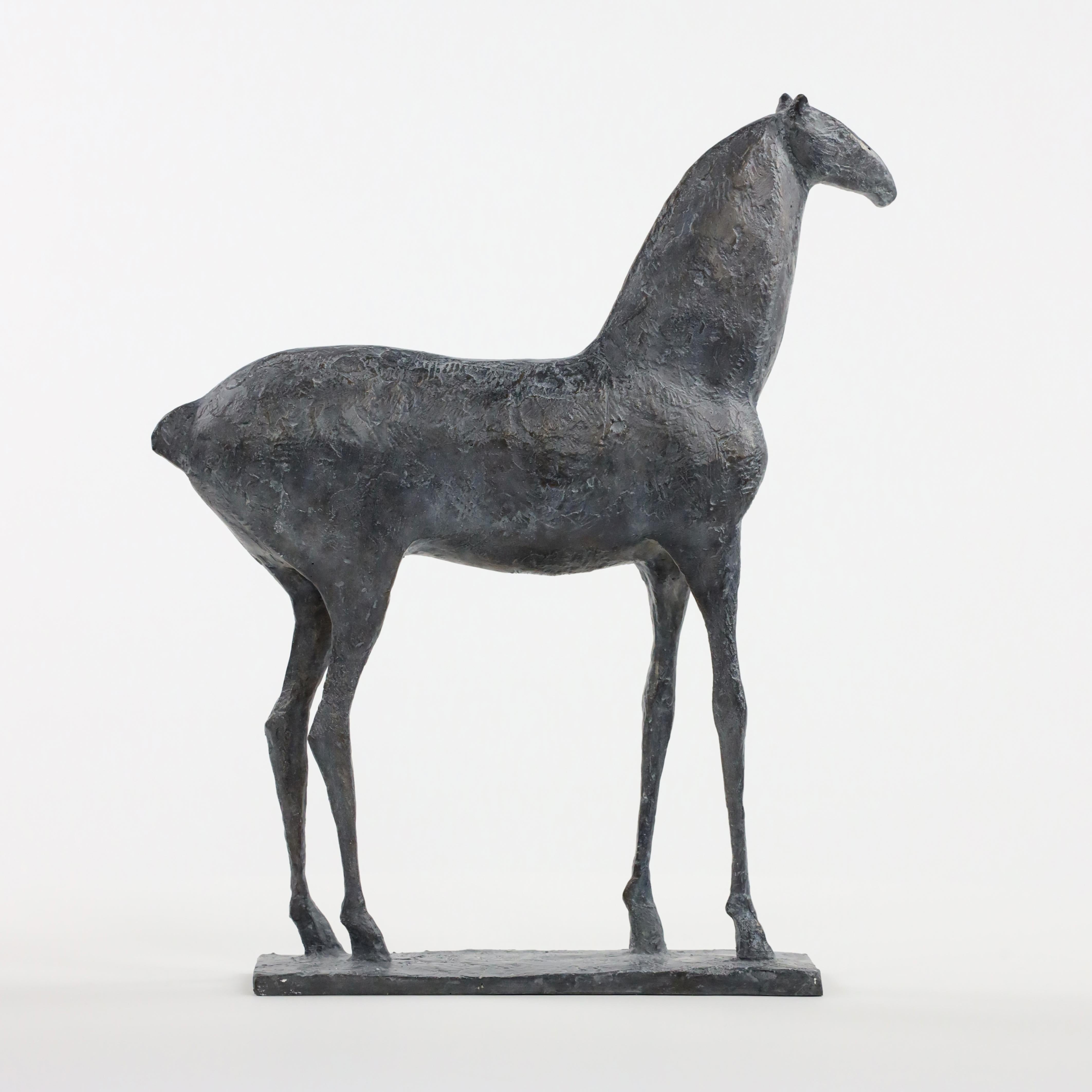 Caballo pequeño III de Pierre Yermia - Escultura animal de bronce, elegante, pátina oscura en venta 7