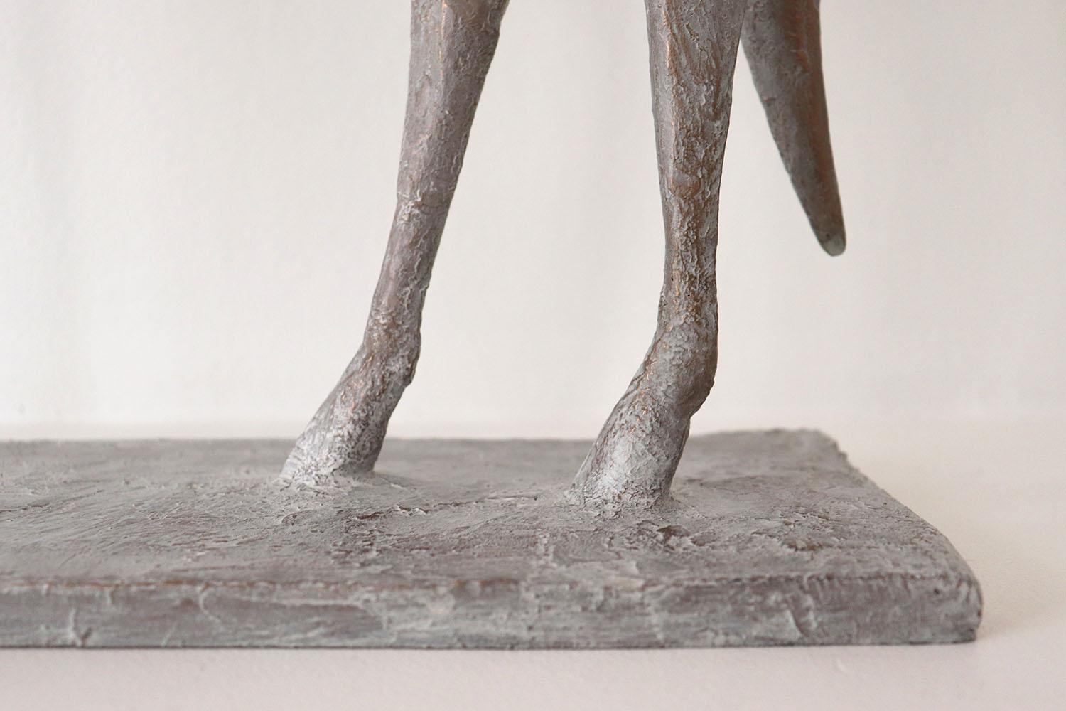 Caballito V de Pierre Yermia - Escultura animal de bronce, elegante, pátina clara en venta 4