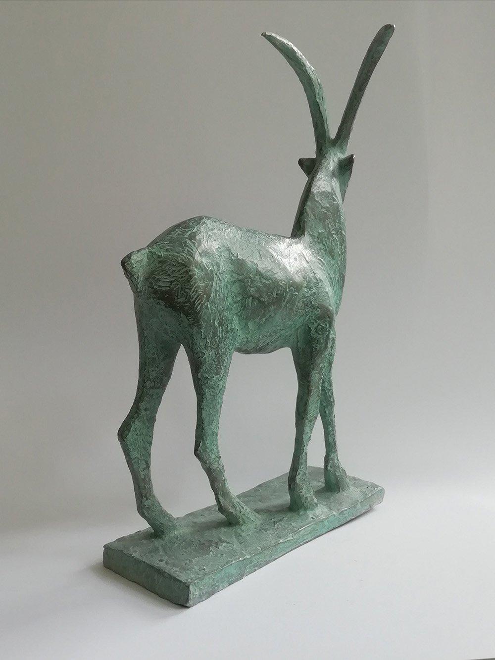 Petit bouquetin I par Pierre Yermia - sculpture contemporaine en bronze animalière en vente 4