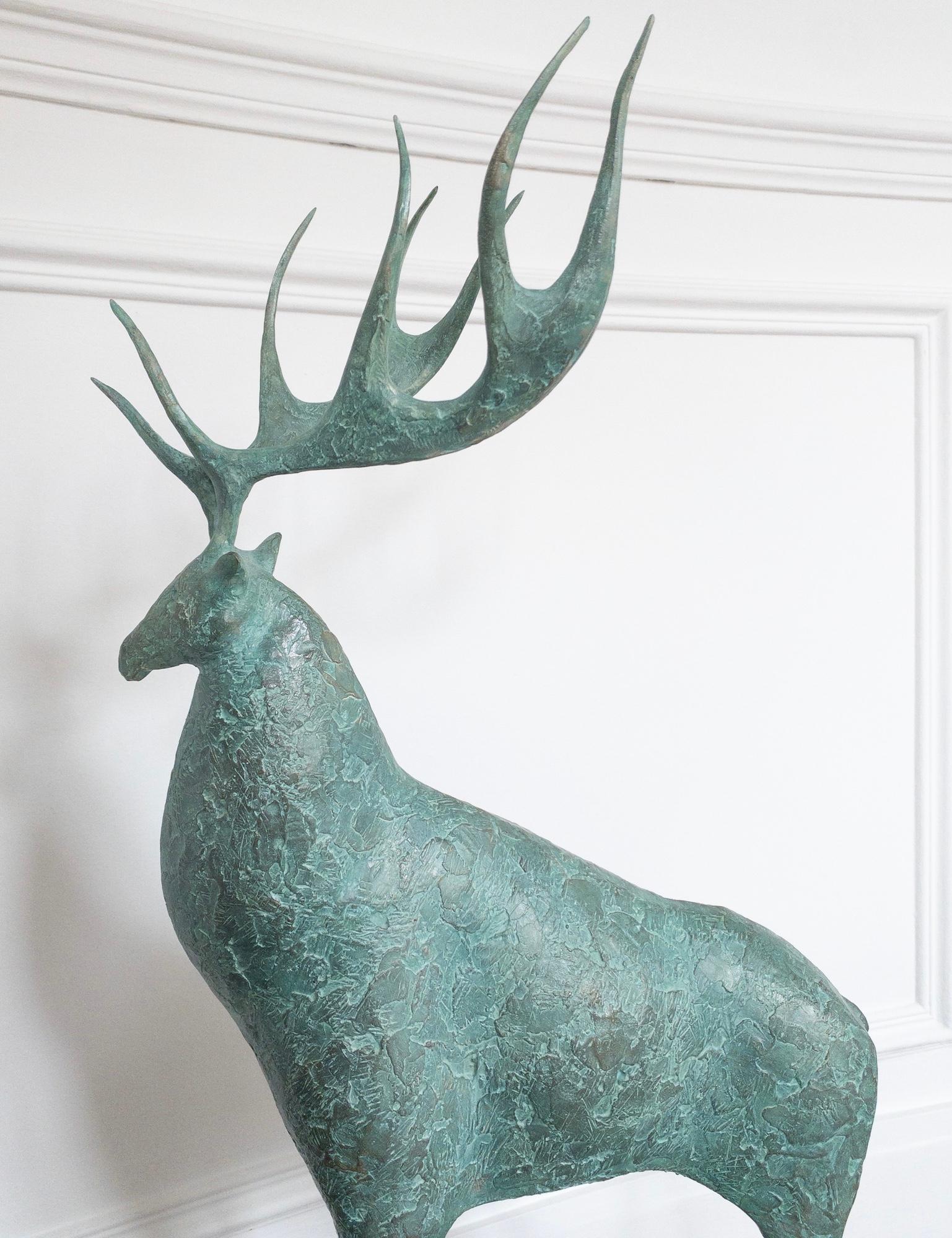 Ciervo II de Pierre Yermia - Escultura animal contemporánea en venta 6