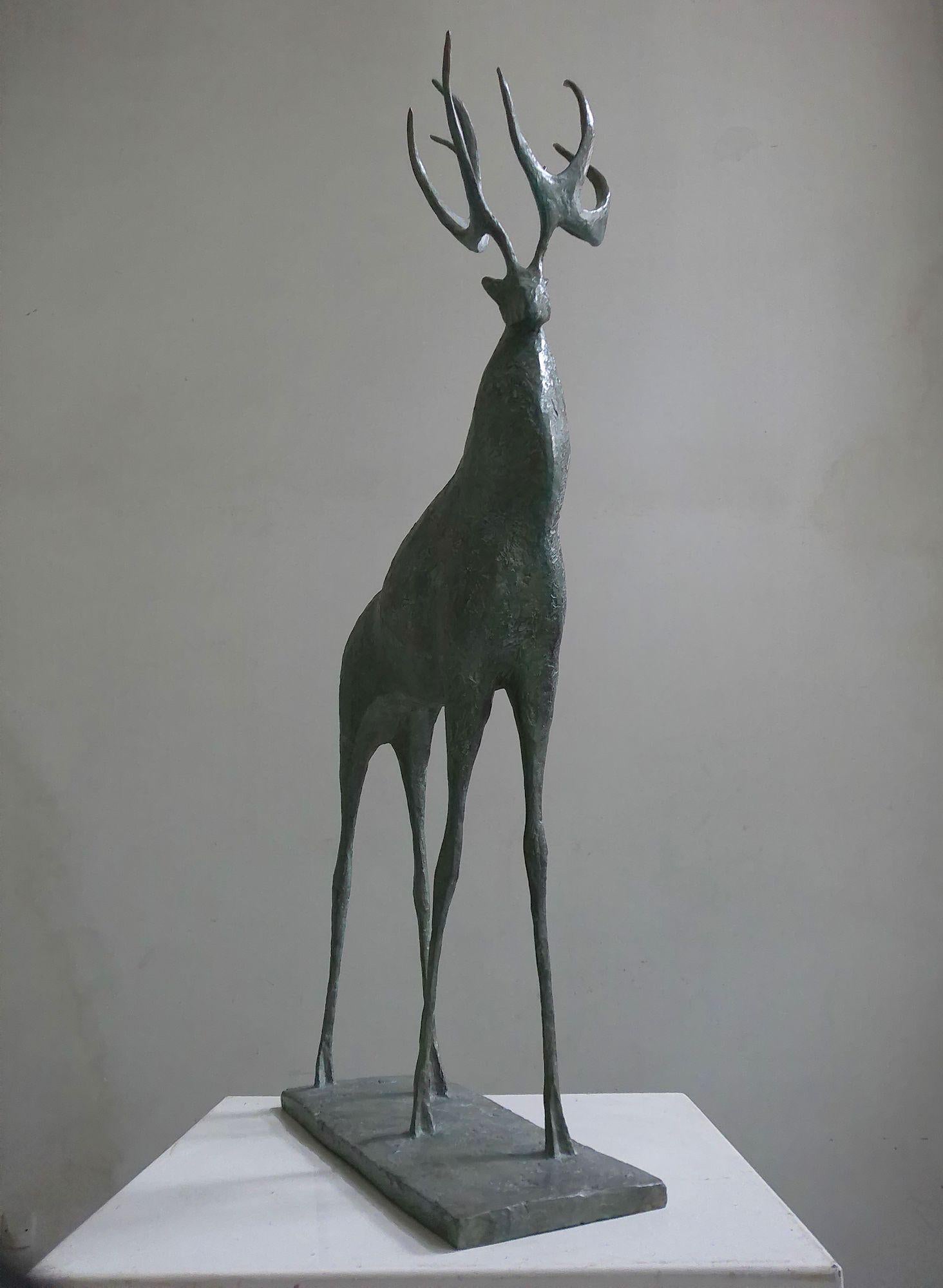 Cerf IV par Pierre Yermia - Sculpture animalière contemporaine, élégante, élancée, grise en vente 9