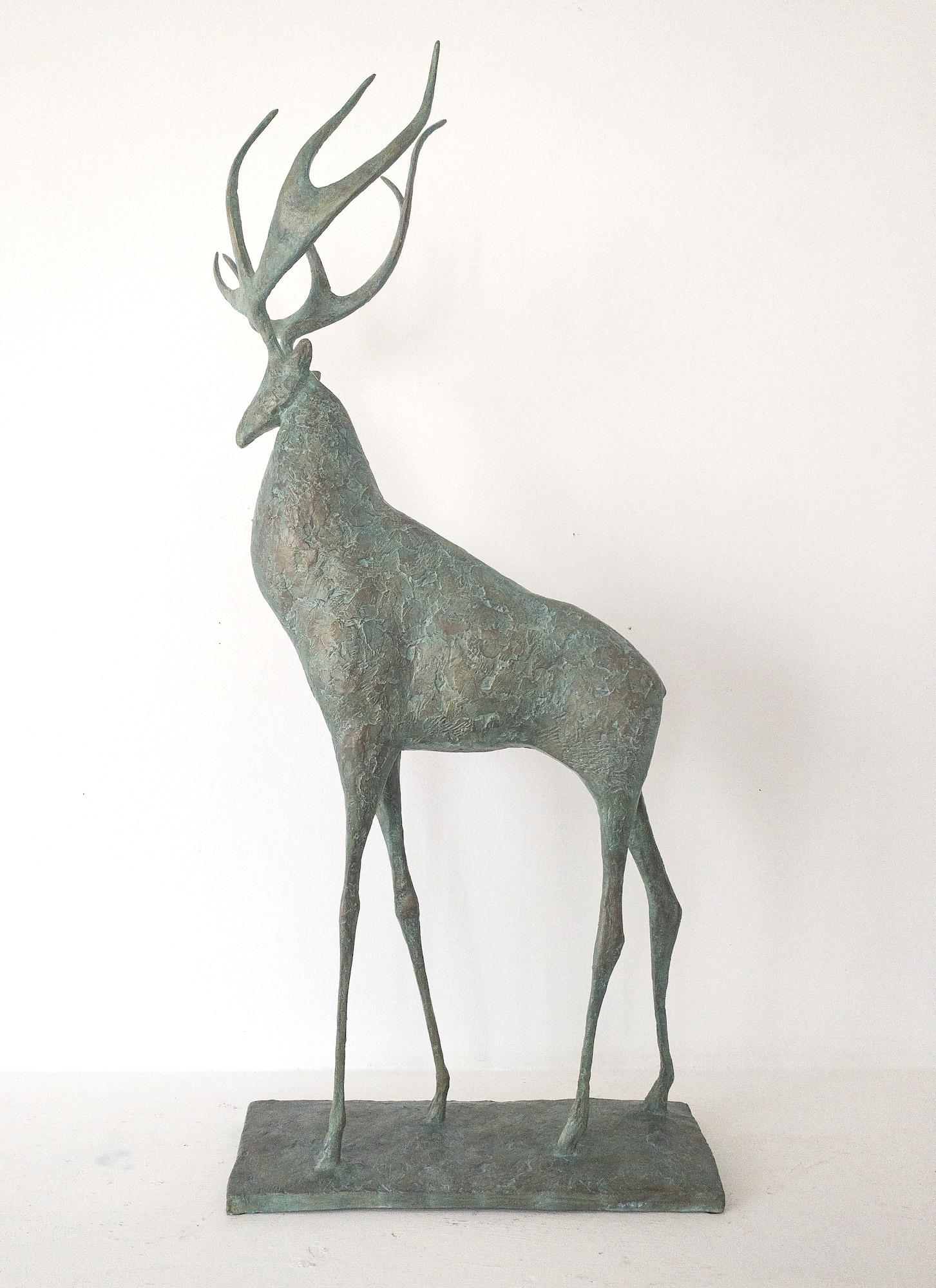 Cerf IV par Pierre Yermia - Sculpture animalière contemporaine, élégante, élancée, grise en vente 11