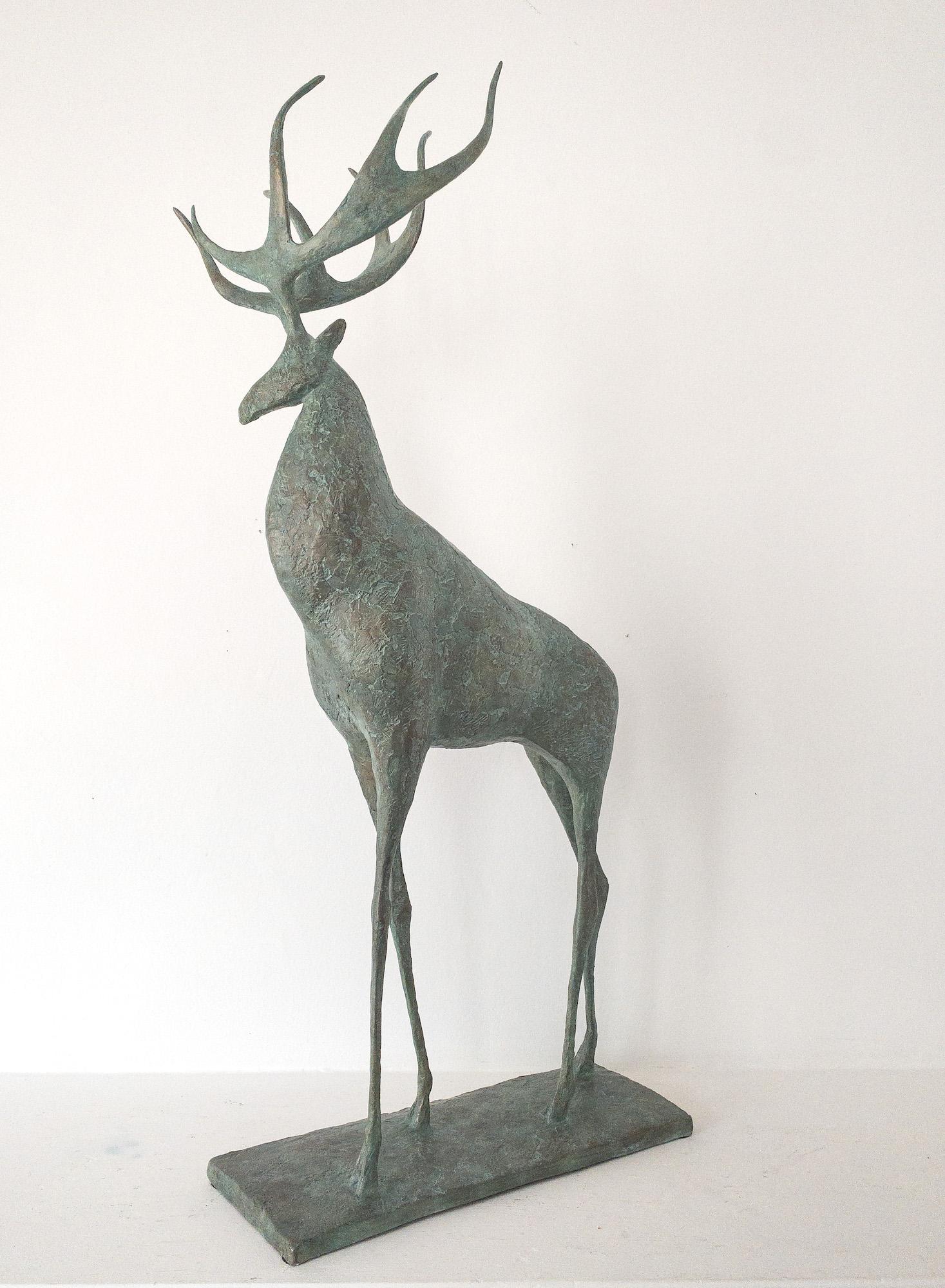 Cerf IV par Pierre Yermia - Sculpture animalière contemporaine, élégante, élancée, grise en vente 12