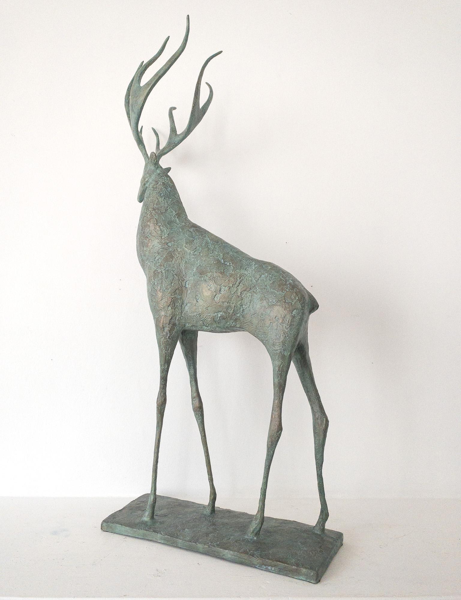 Cerf IV par Pierre Yermia - Sculpture animalière contemporaine, élégante, élancée, grise en vente 13