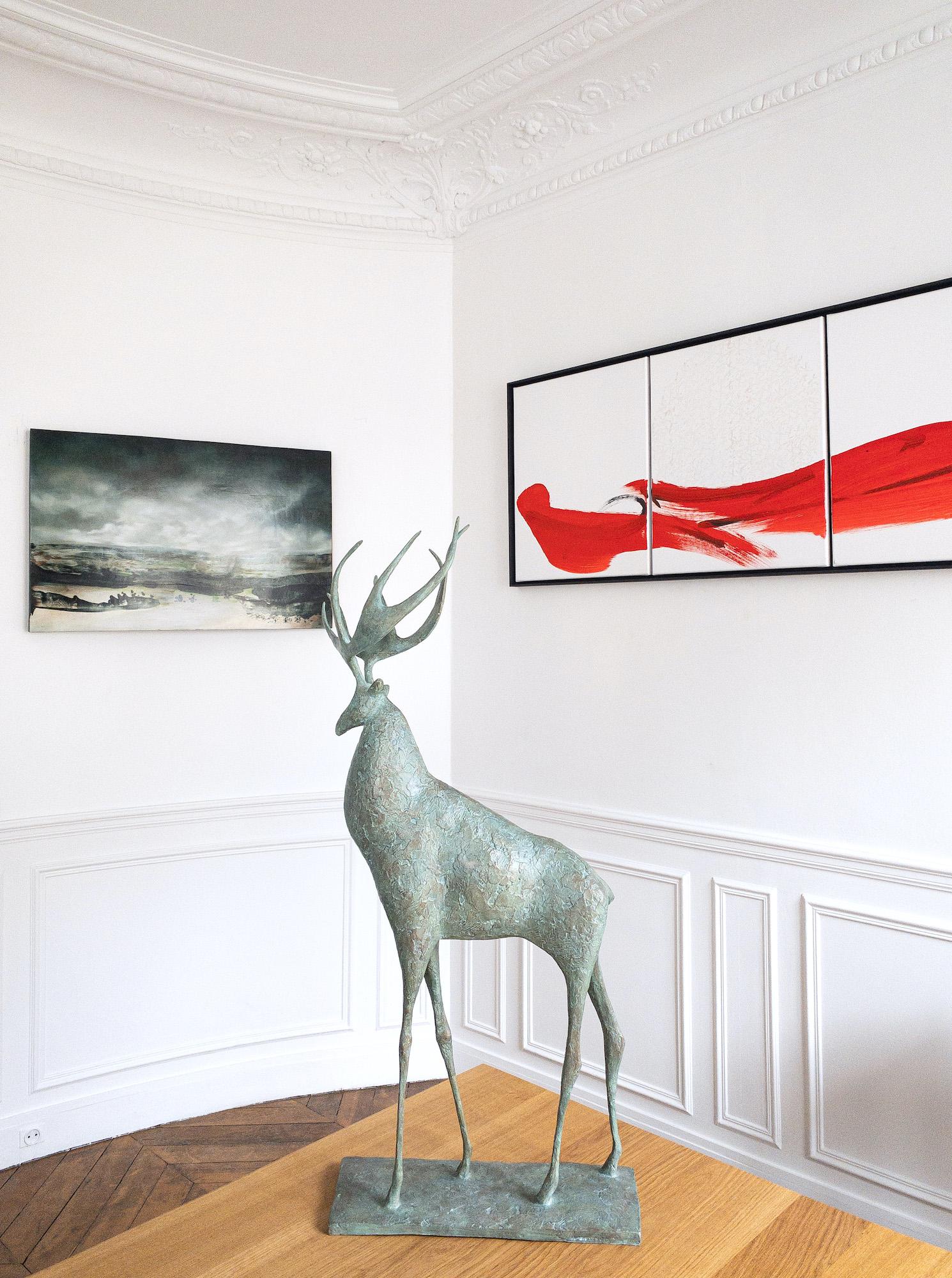 Cerf IV par Pierre Yermia - Sculpture animalière contemporaine, élégante, élancée, grise en vente 1