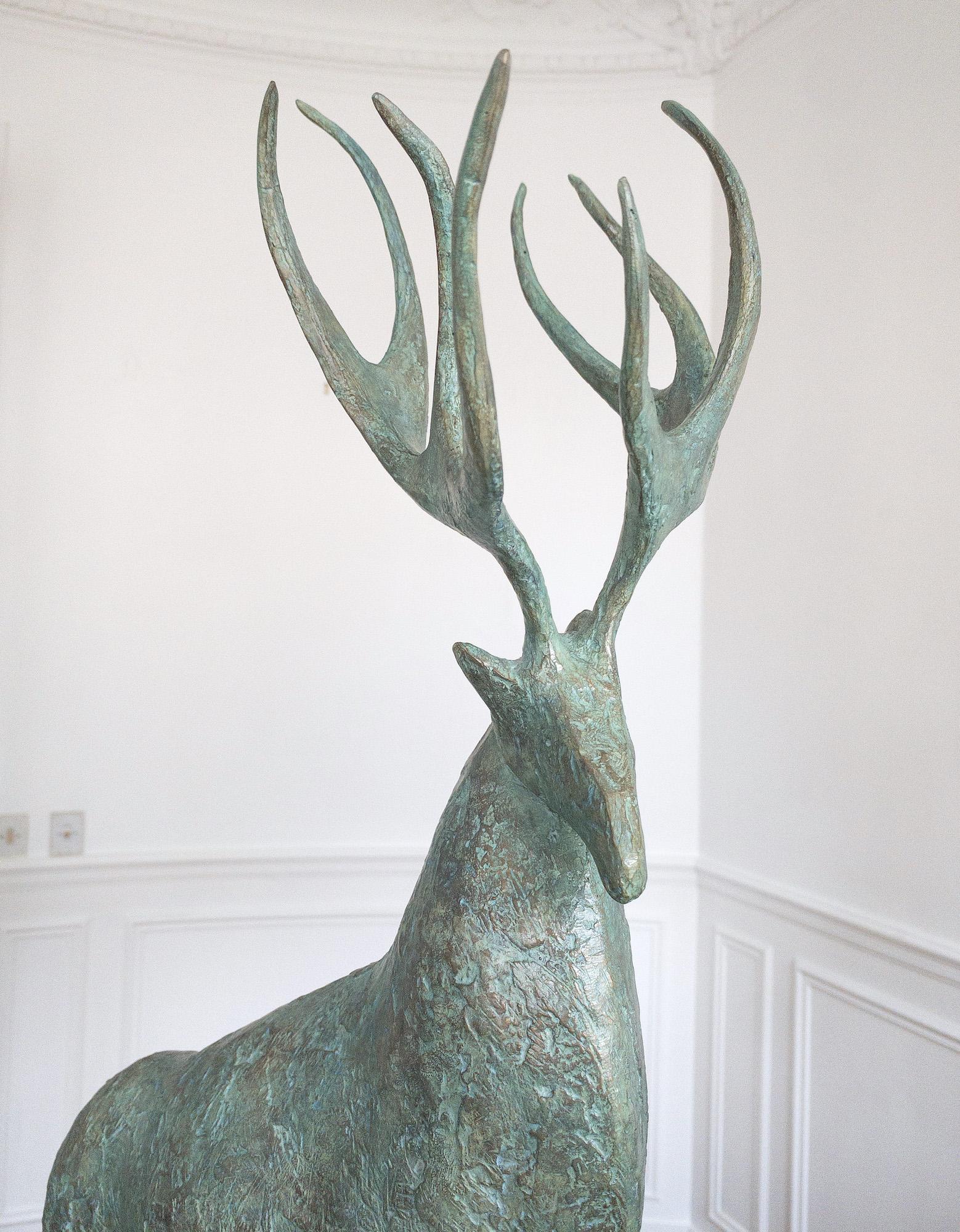 Cerf IV par Pierre Yermia - Sculpture animalière contemporaine, élégante, élancée, grise en vente 19