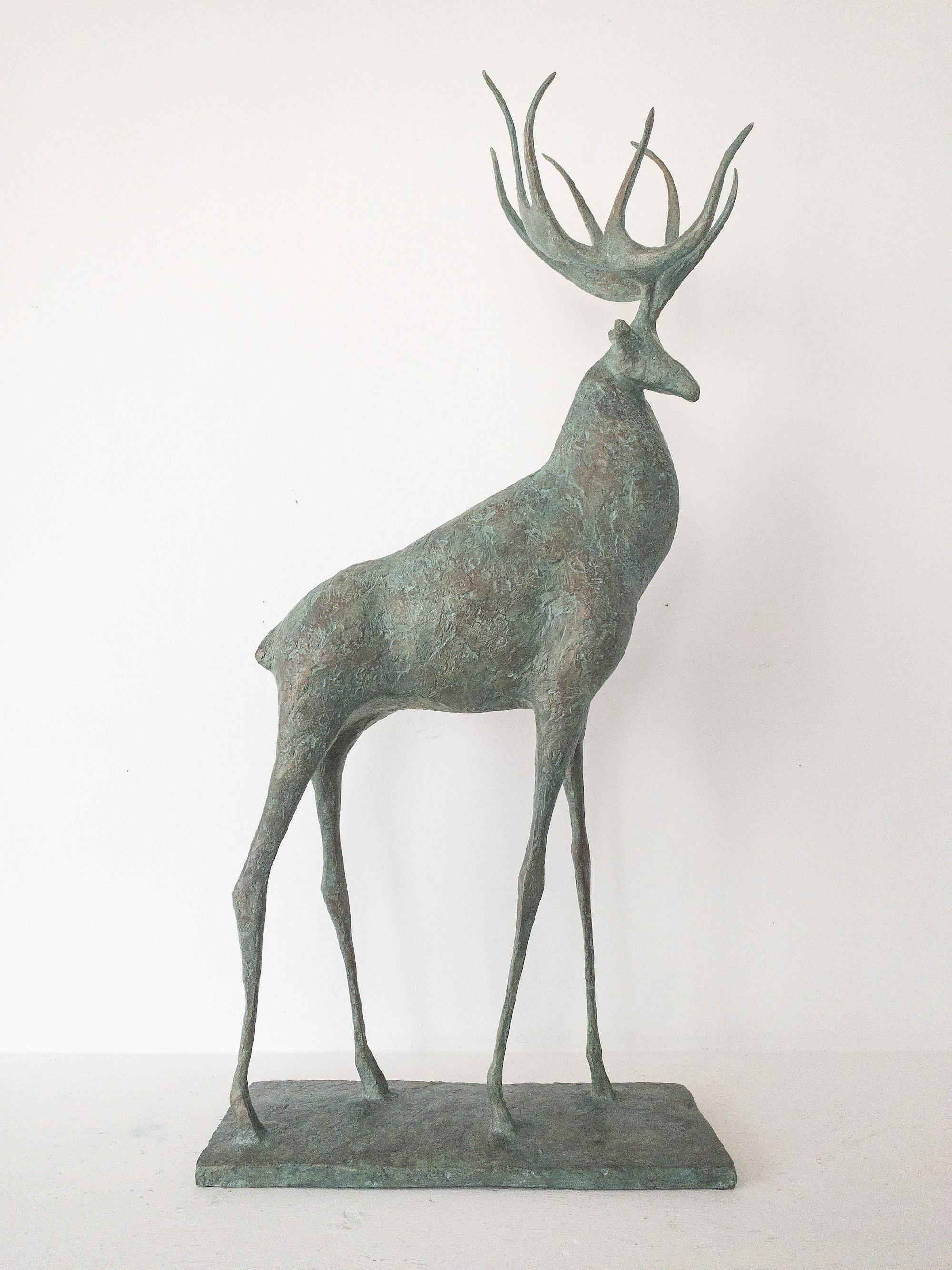 Stag IV di Pierre Yermia - Scultura animale contemporanea, elegante, snella, grigia