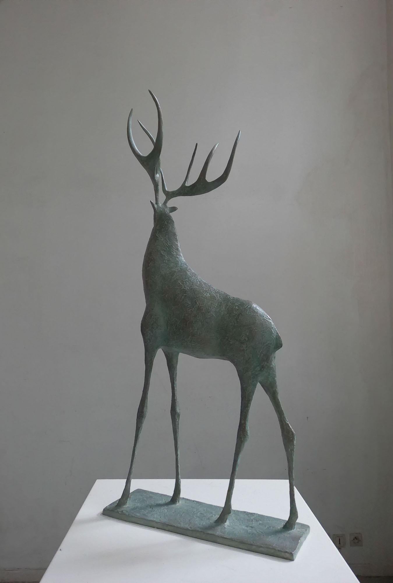 Ciervo V de Pierre Yermia - Escultura animal contemporánea, elegante, esbelta, gris en venta 7