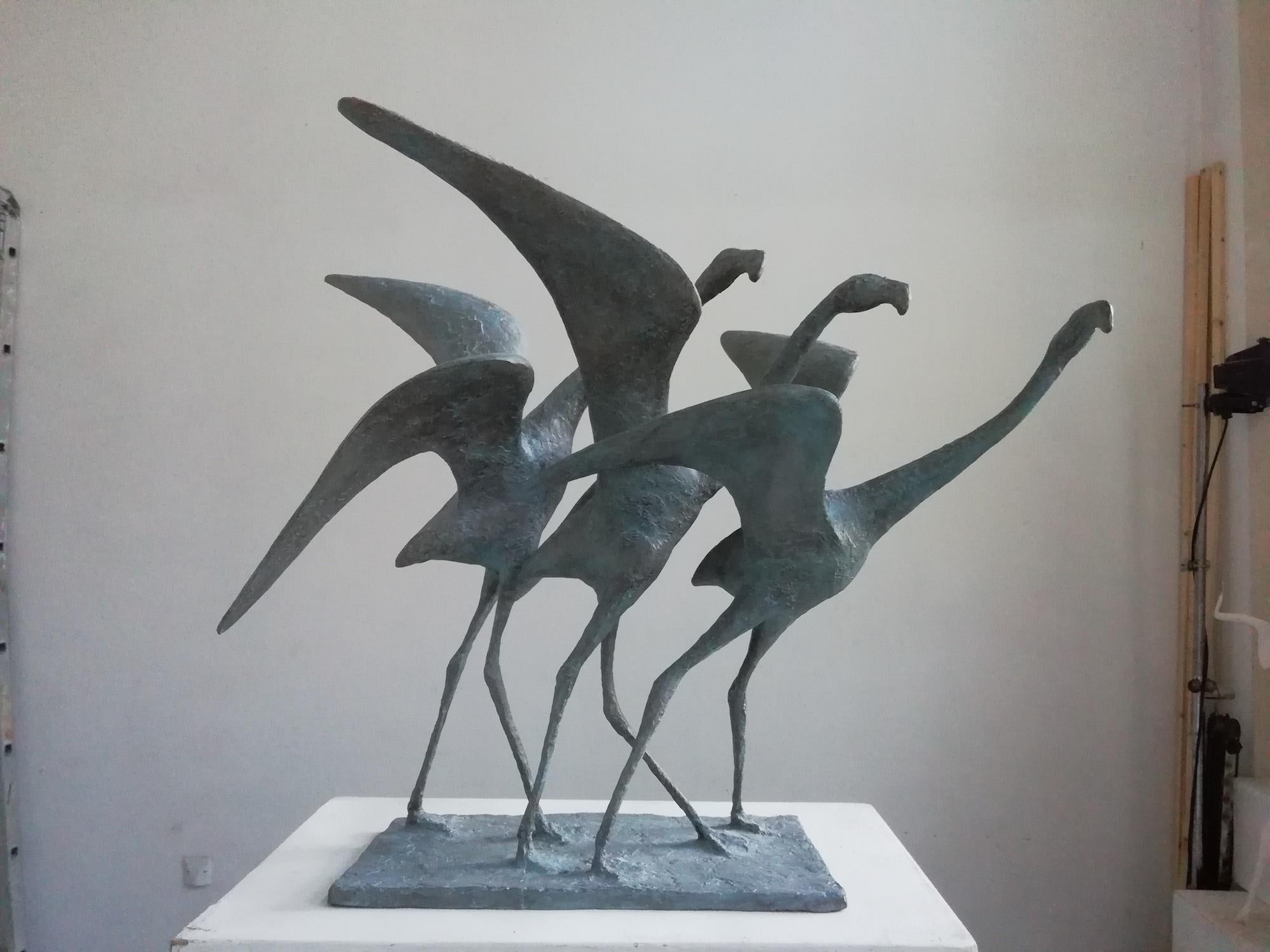Take-Off II von Pierre Yermia – Bronzeskulptur von drei Vögeln, die fliegen im Angebot 2