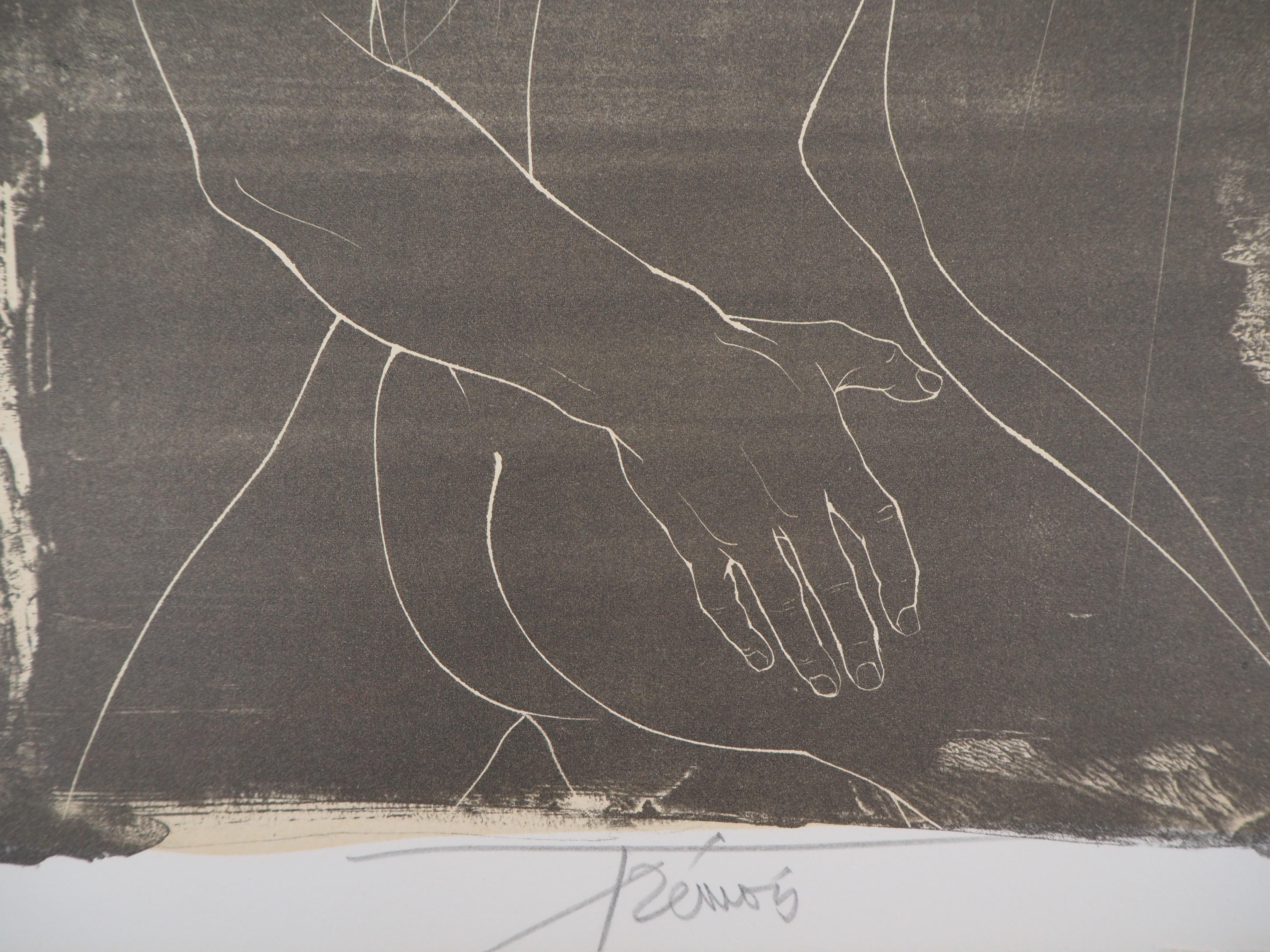 Amoureux : Couple qui s'embrasse - Lithographie originale signée - Print de Pierre-Yves Trémois