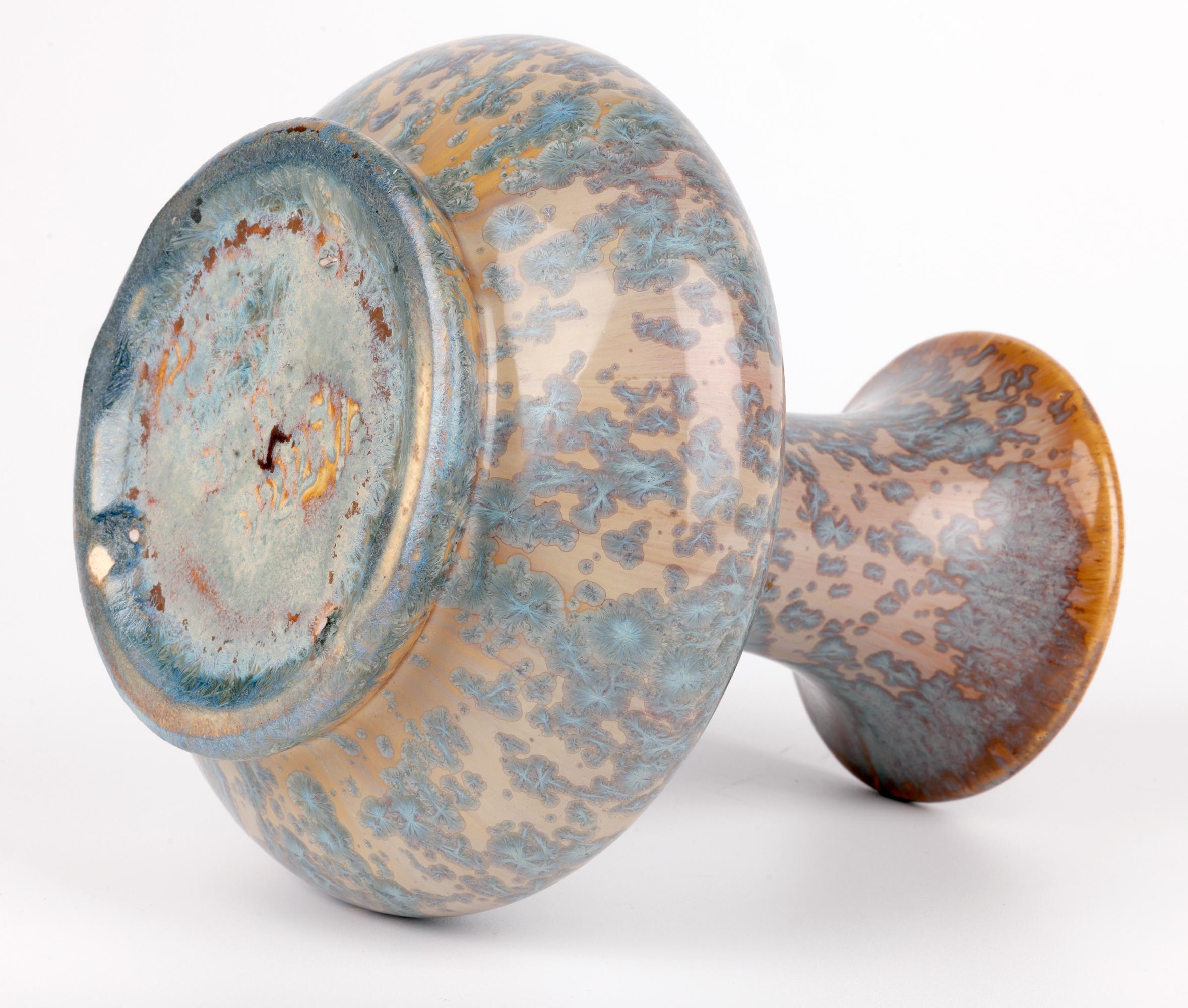 Pierrefonds Pottery attribuito a un vaso d'arte a forma di bottiglia con smalto cristallino francese in vendita 3