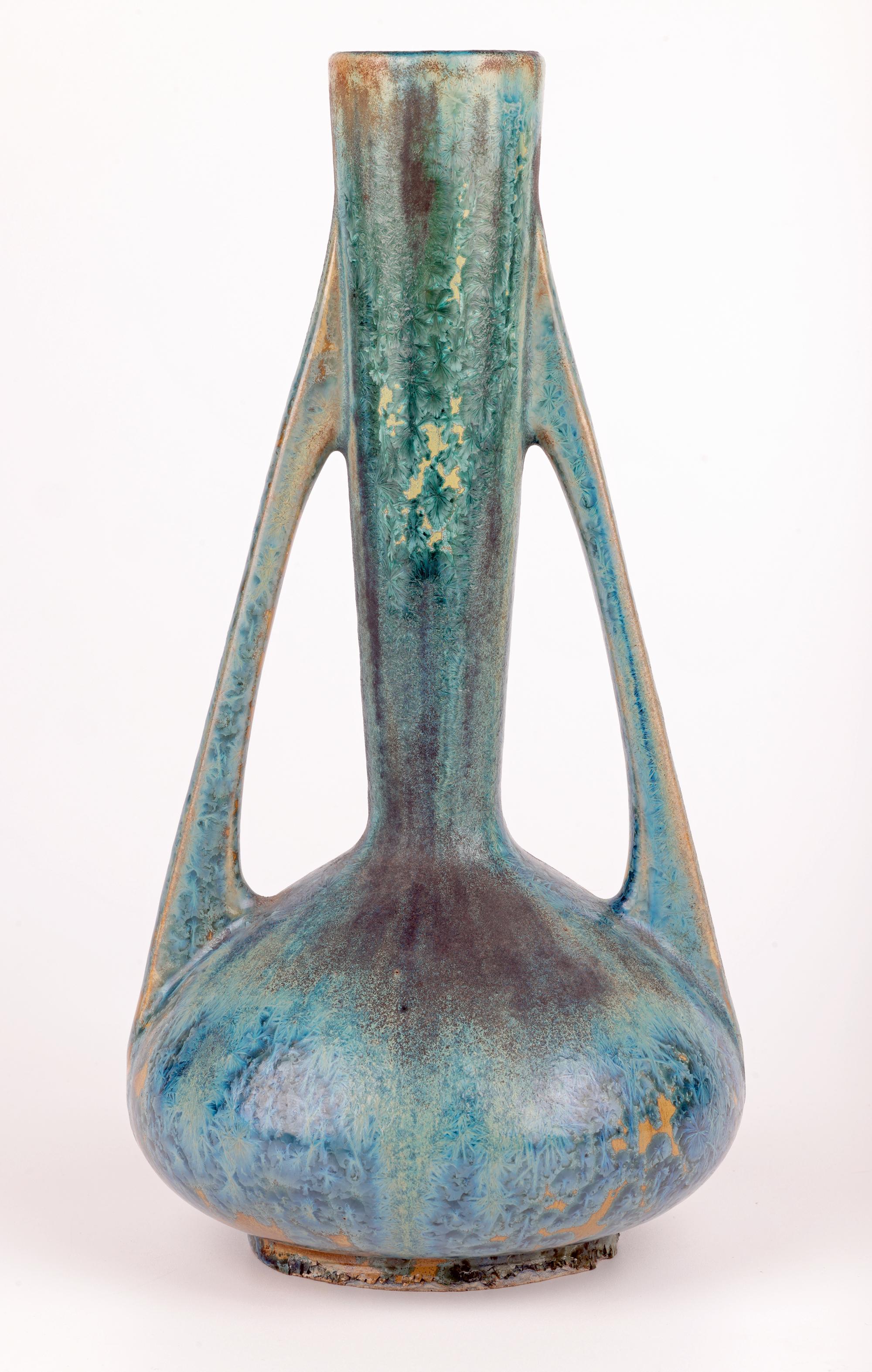 Pierrefonds Französisch Art Deco Blau kristalline glasierte Art Pottery Vase (Frühes 20. Jahrhundert) im Angebot