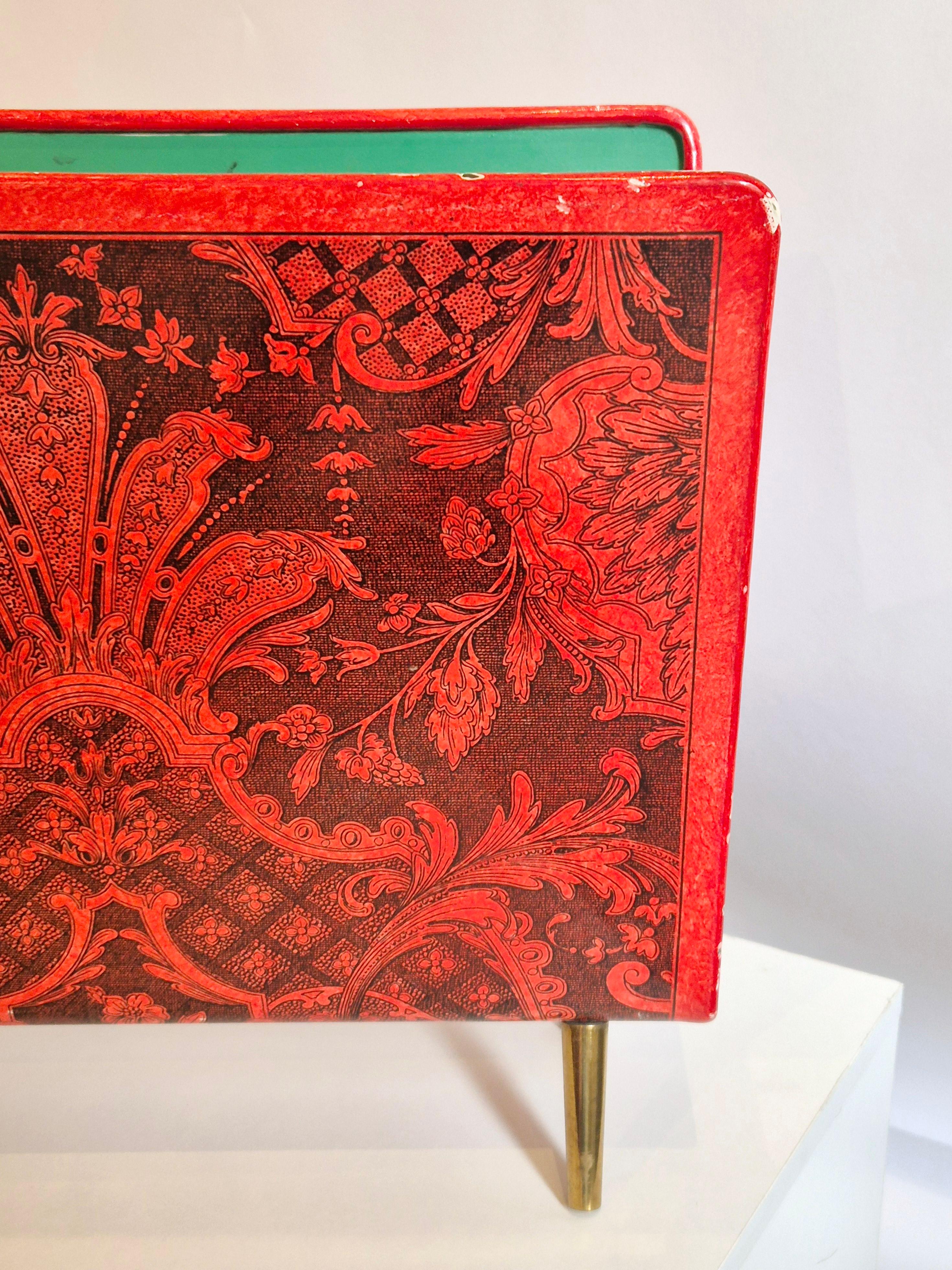Pierro Fornasetti, rare magazine rack made for Ohlssons, Malmö Sweden 1950s im Zustand „Relativ gut“ im Angebot in Stockholm, SE