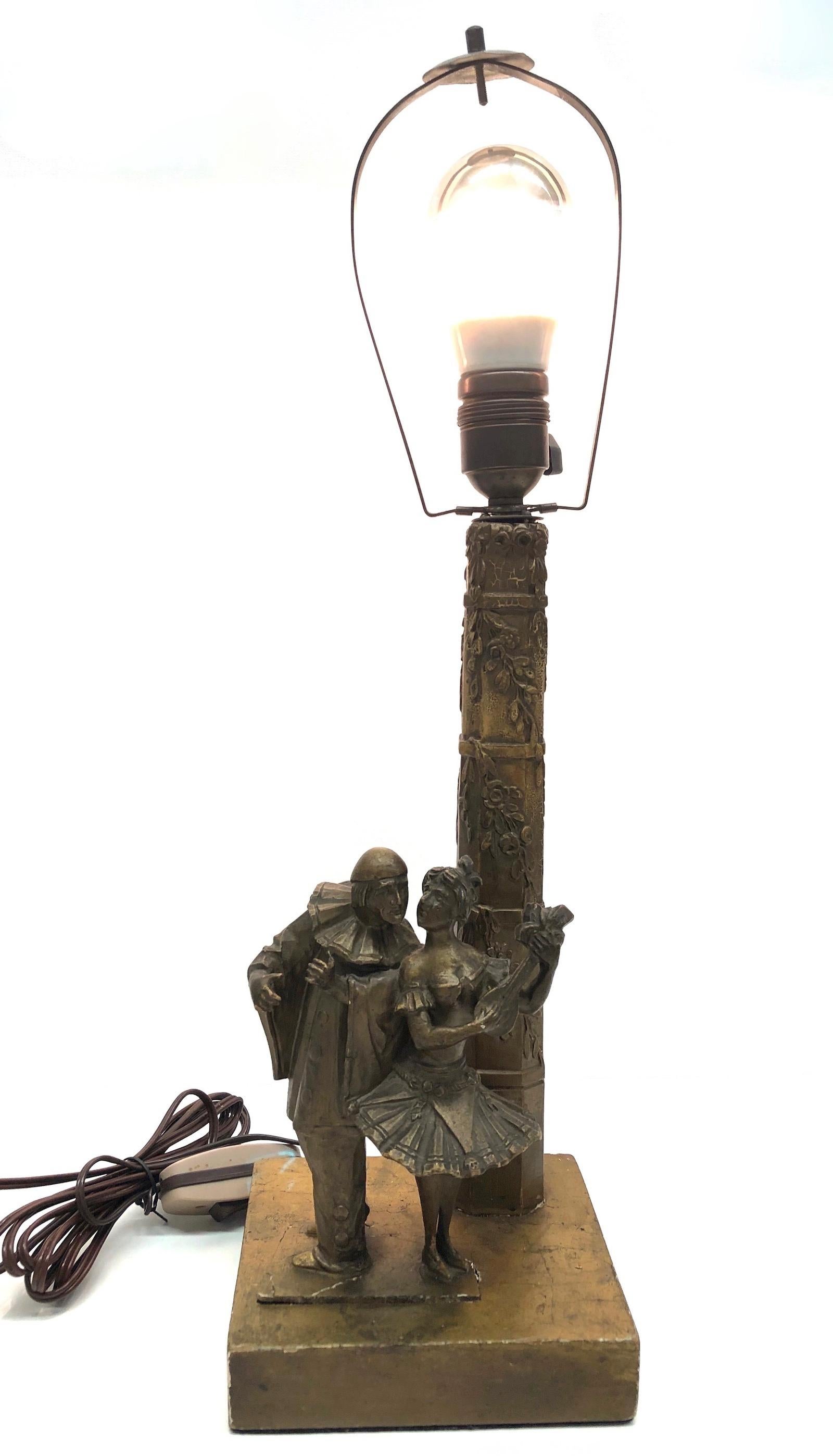 Pierrot and Girl Wood Carved Gilded Table Lamp Tole Hollywood Regency, 1930s For Sale 7