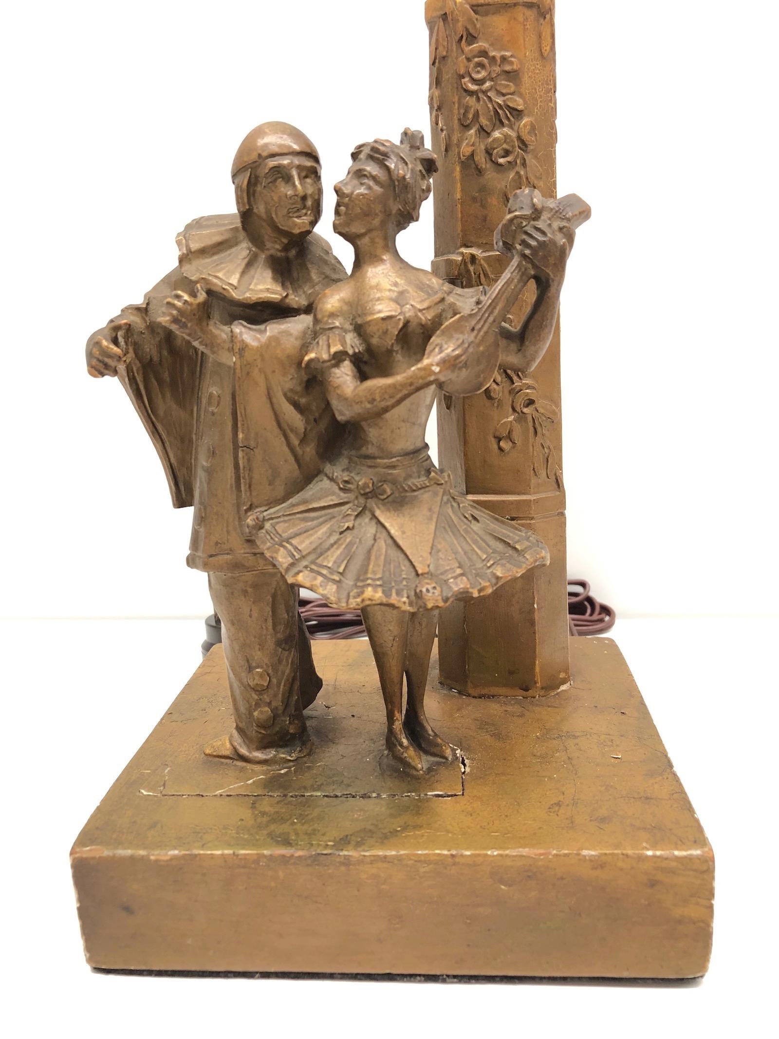 Mid-20th Century Pierrot and Girl Wood Carved Gilded Table Lamp Tole Hollywood Regency, 1930s For Sale
