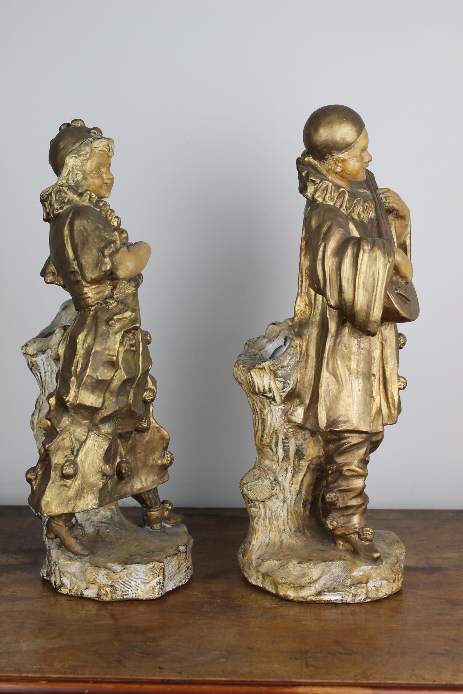 Pierrot et Colombine Sculptures , Patinated Vases, France, Early 20th Century For Sale 4