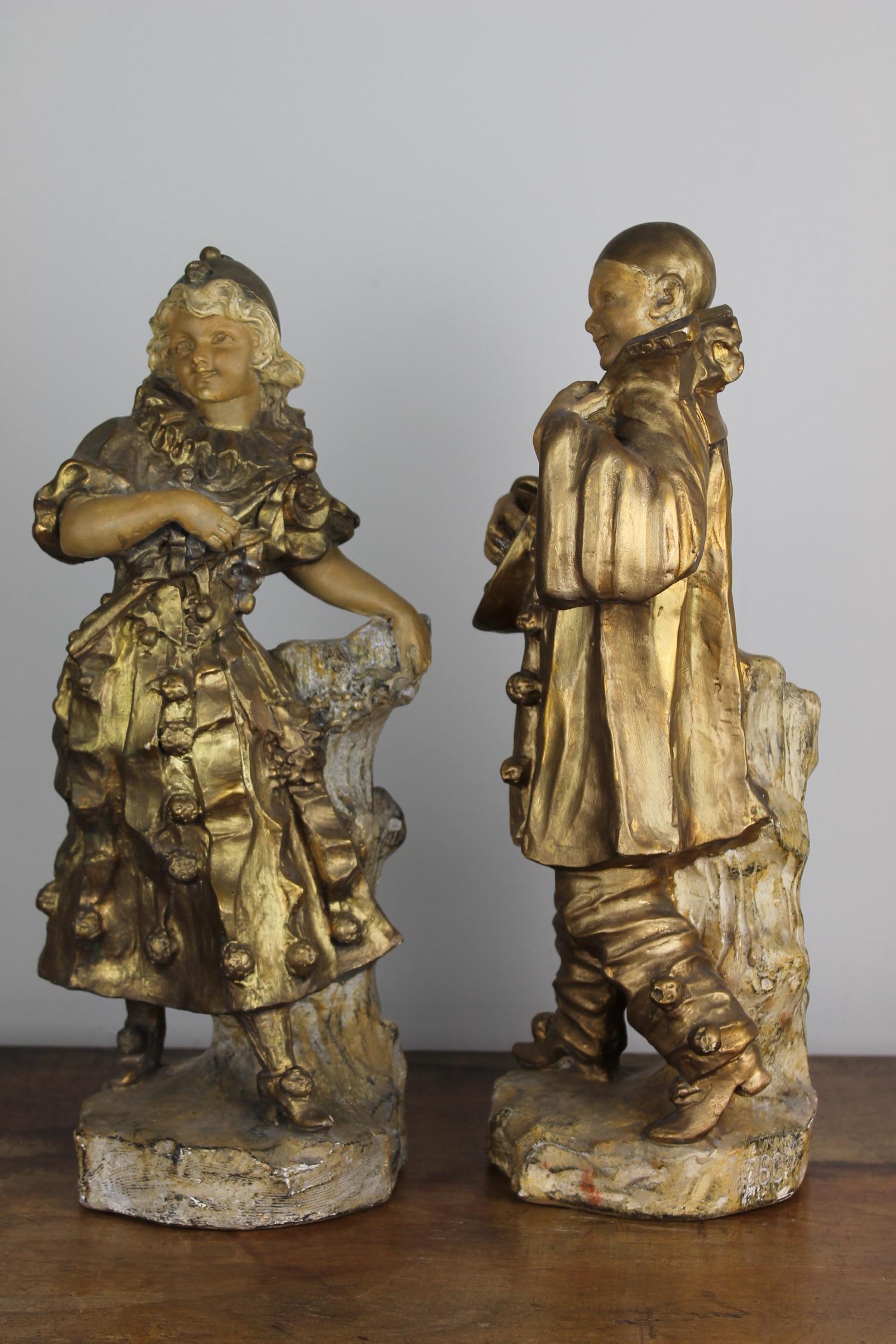 Francese Sculture Pierrot e Colombine , Vasi patinati, Francia, inizio XX secolo in vendita
