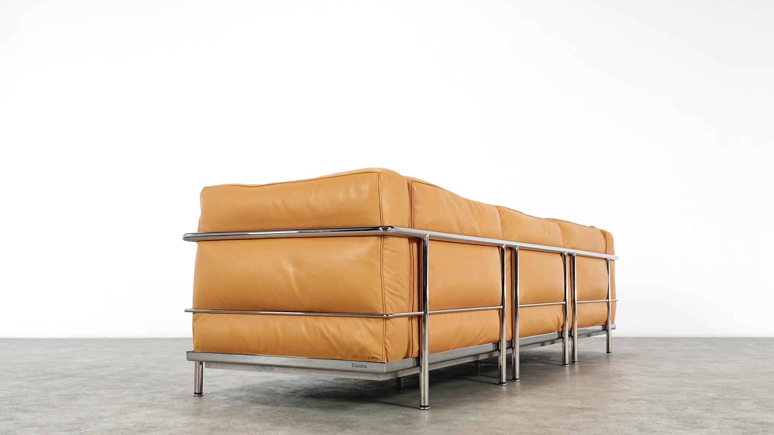 Pierrre Jeanneret & Charlotte Perriand LC3 Cassina Grand Confort 6