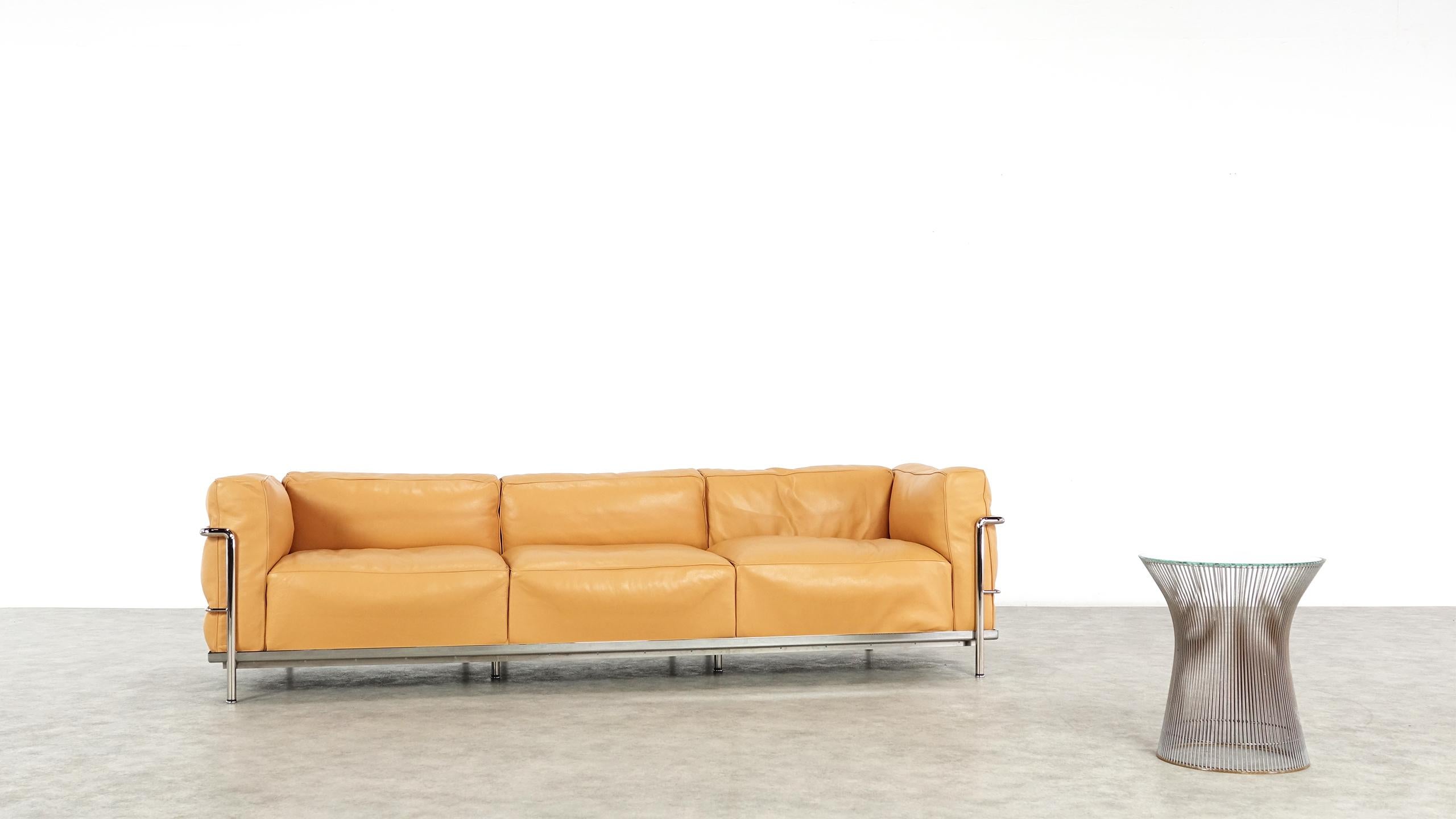 Pierrre Jeanneret & Charlotte Perriand LC3 Cassina Grand Confort 7