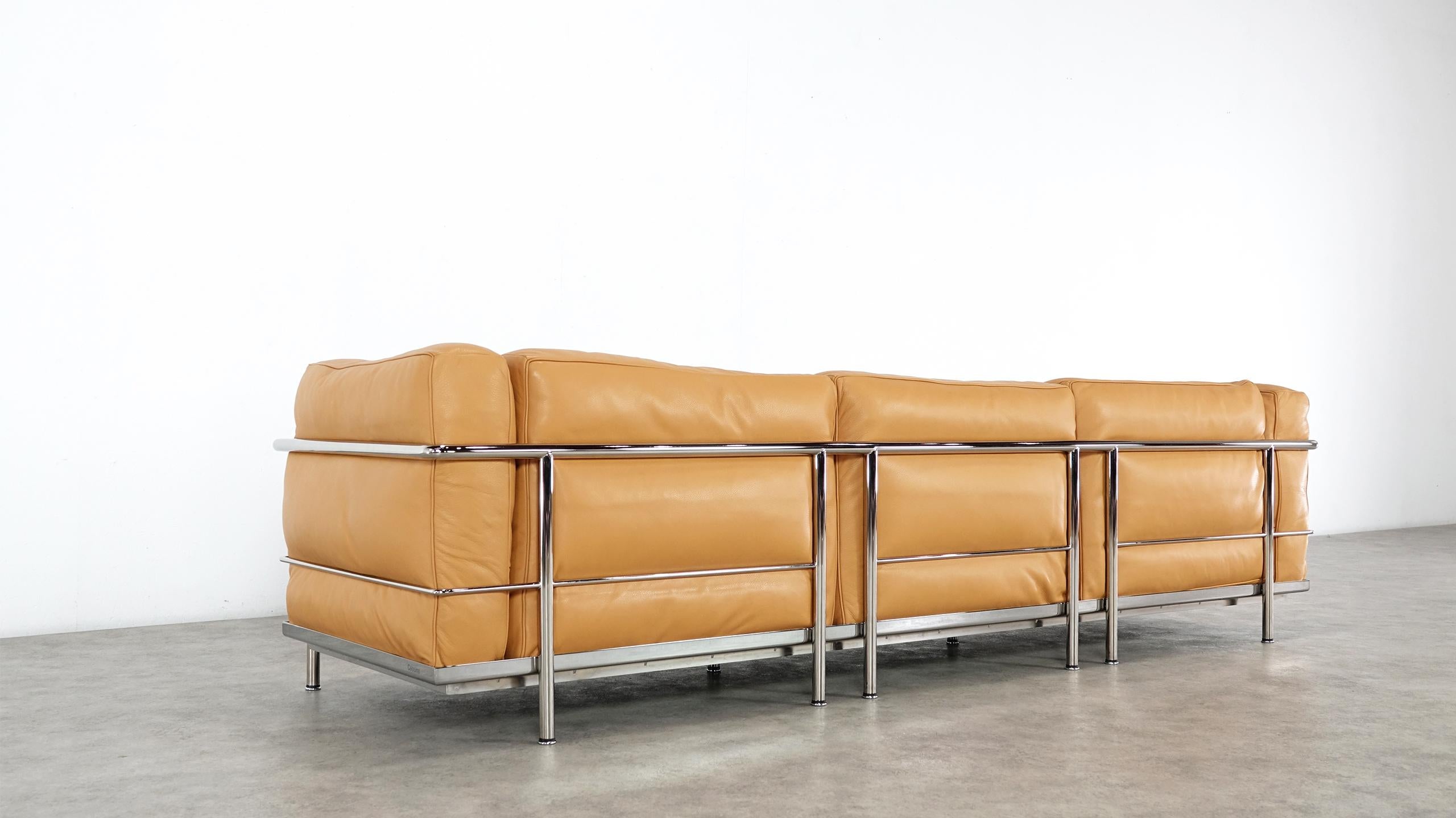 Pierrre Jeanneret & Charlotte Perriand LC3 Cassina Grand Confort 8