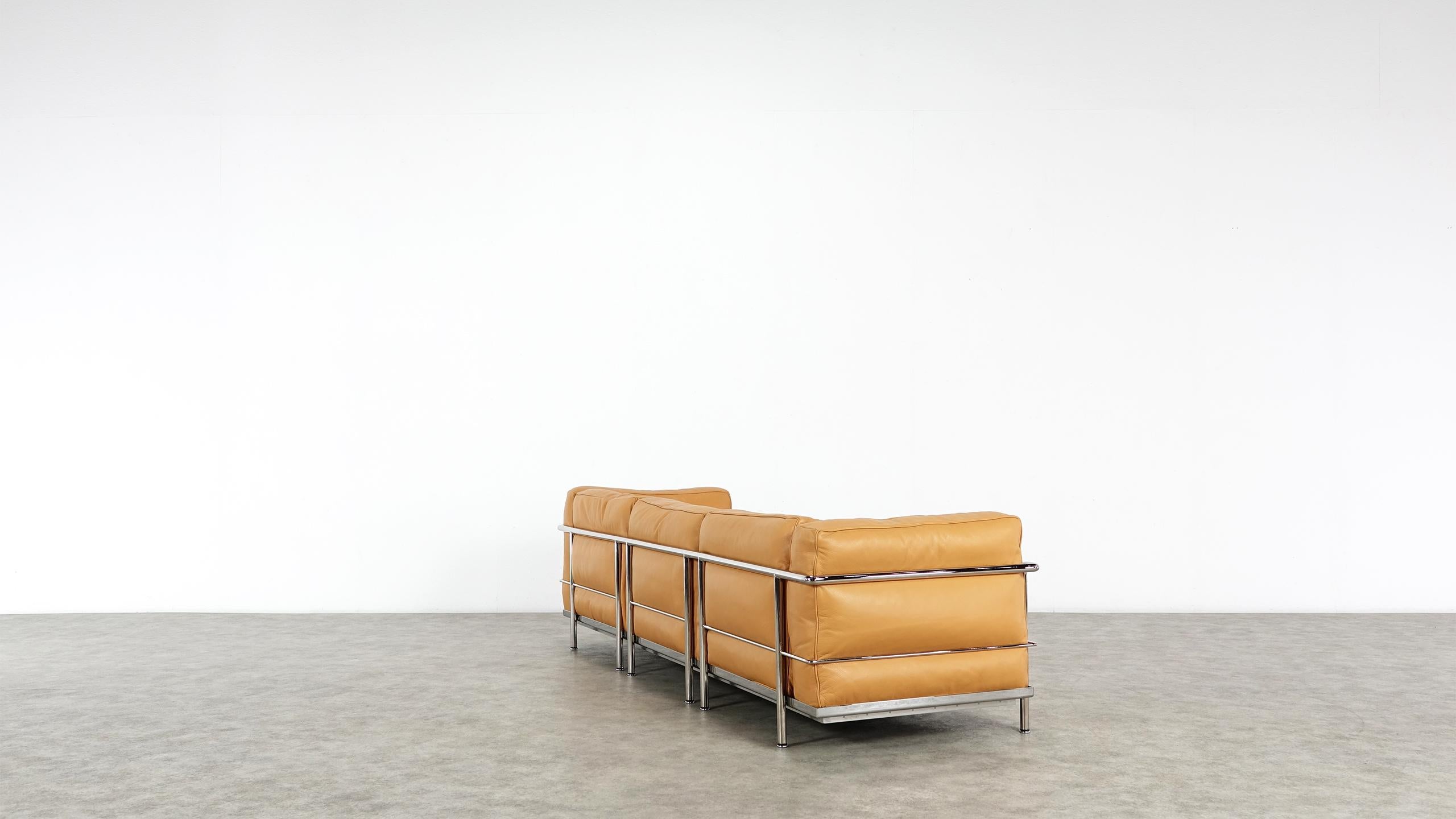 Pierrre Jeanneret & Charlotte Perriand LC3 Cassina Grand Confort 10