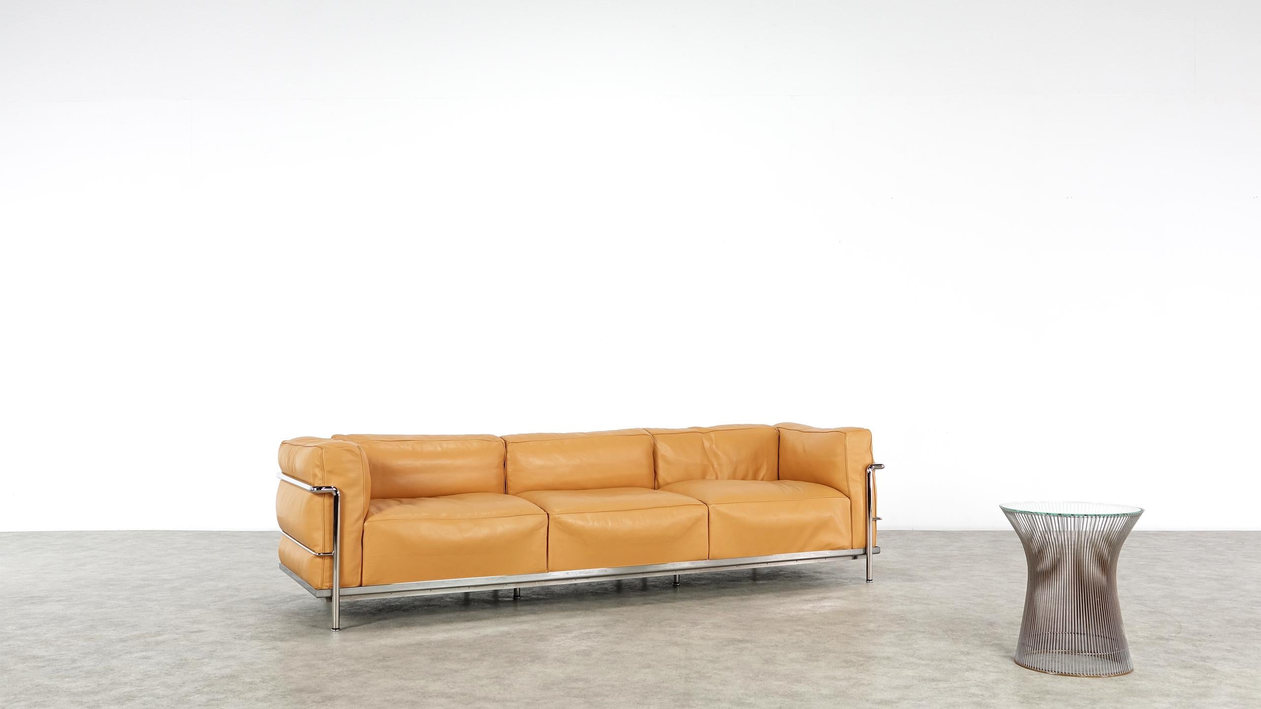 Bauhaus Pierrre Jeanneret & Charlotte Perriand LC3 Cassina Grand Confort