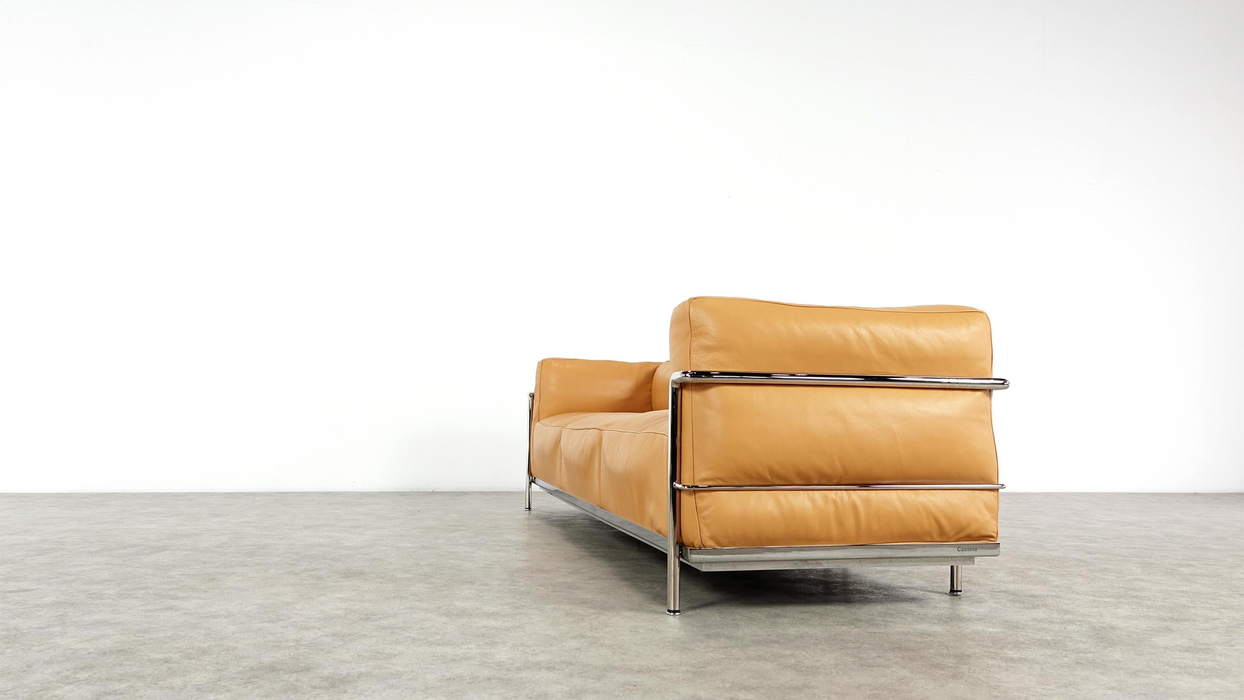 Italian Pierrre Jeanneret & Charlotte Perriand LC3 Cassina Grand Confort