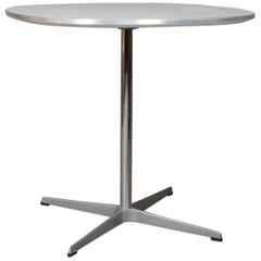 Piet Hein & Arne Jacobsen, Café Table