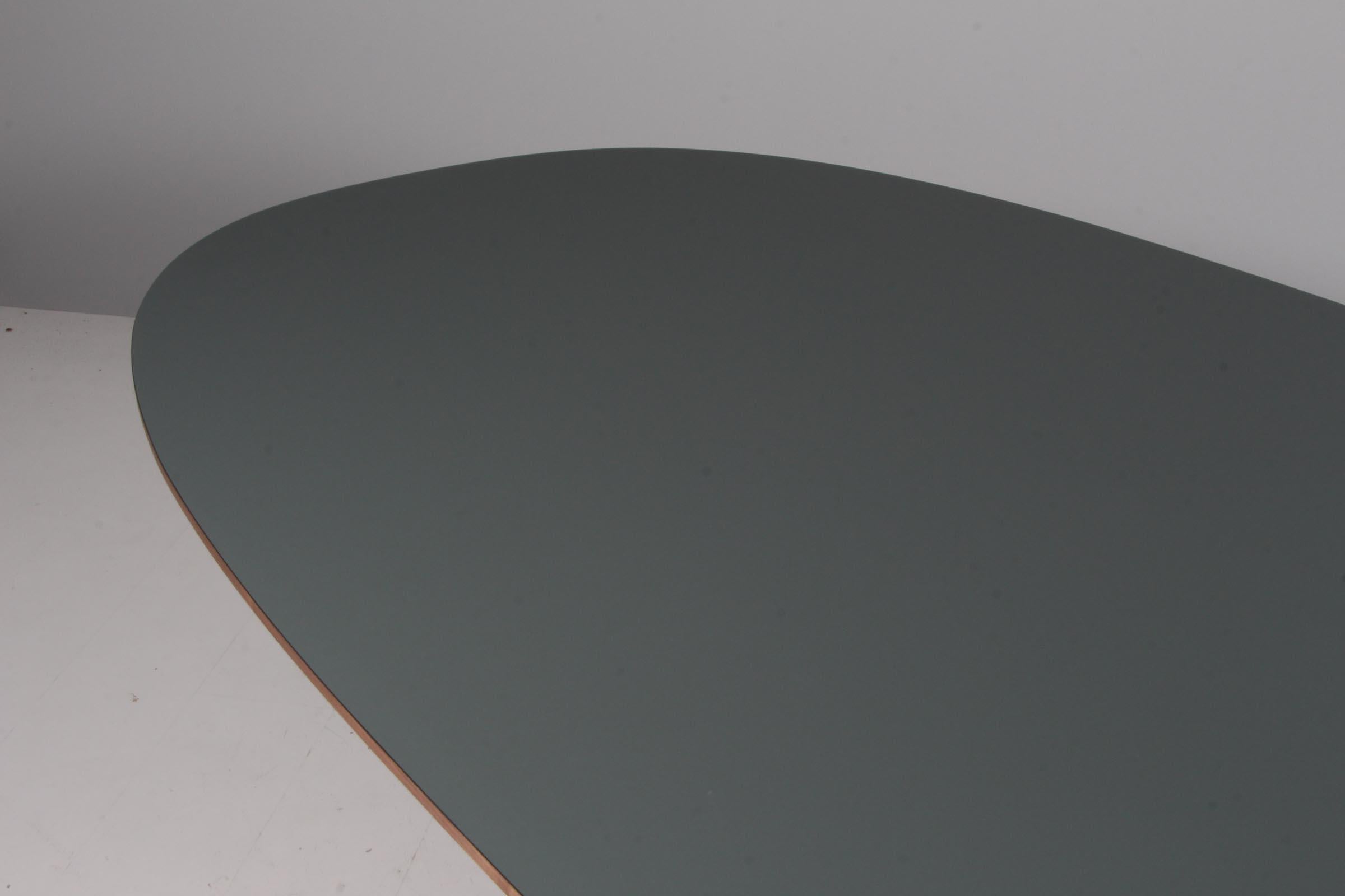 Aluminum Piet Hein & Arne Jacobsen dining table fenix laminate and walnut For Sale
