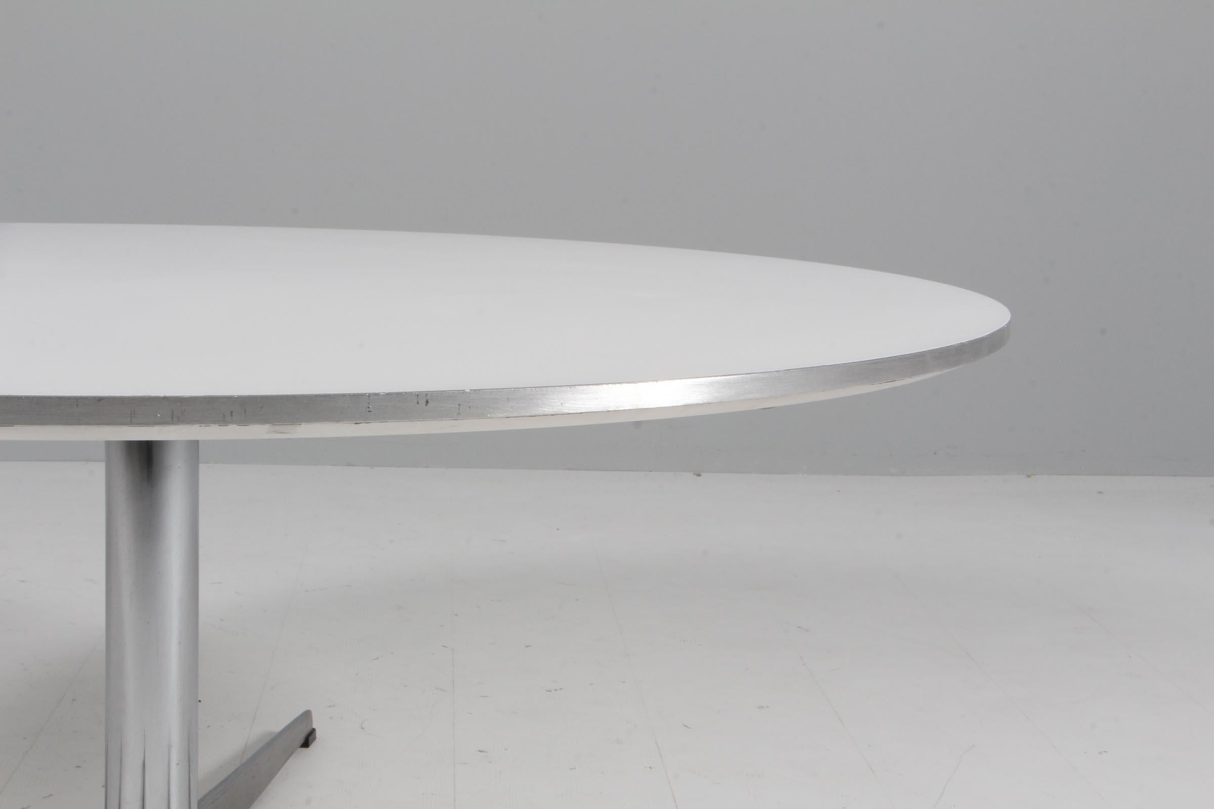 Scandinavian Modern Piet Hein & Arne Jacobsen, round coffee Table For Sale