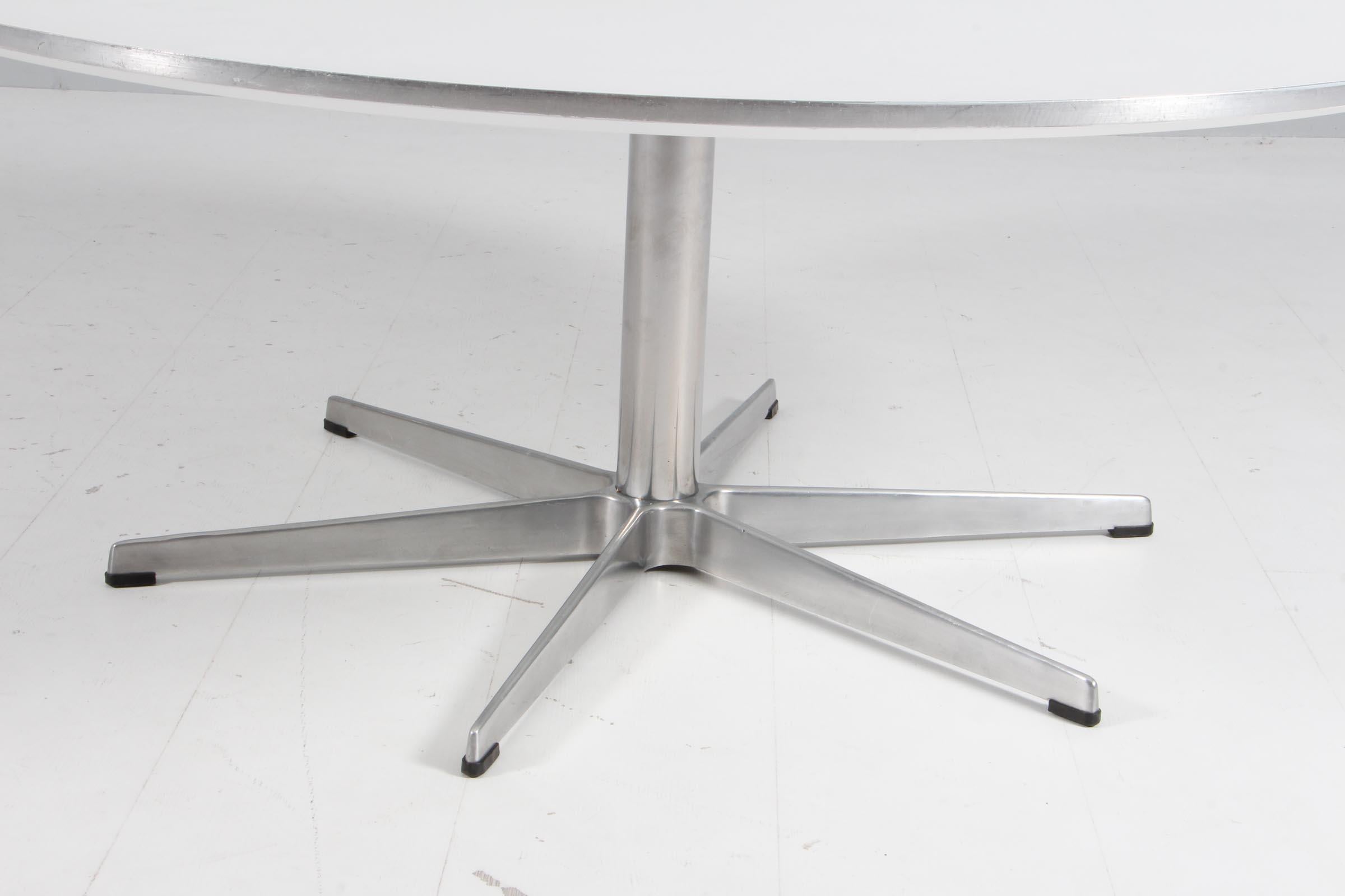 Scandinave moderne Table basse ronde Piet Hein & Arne Jacobsen en vente