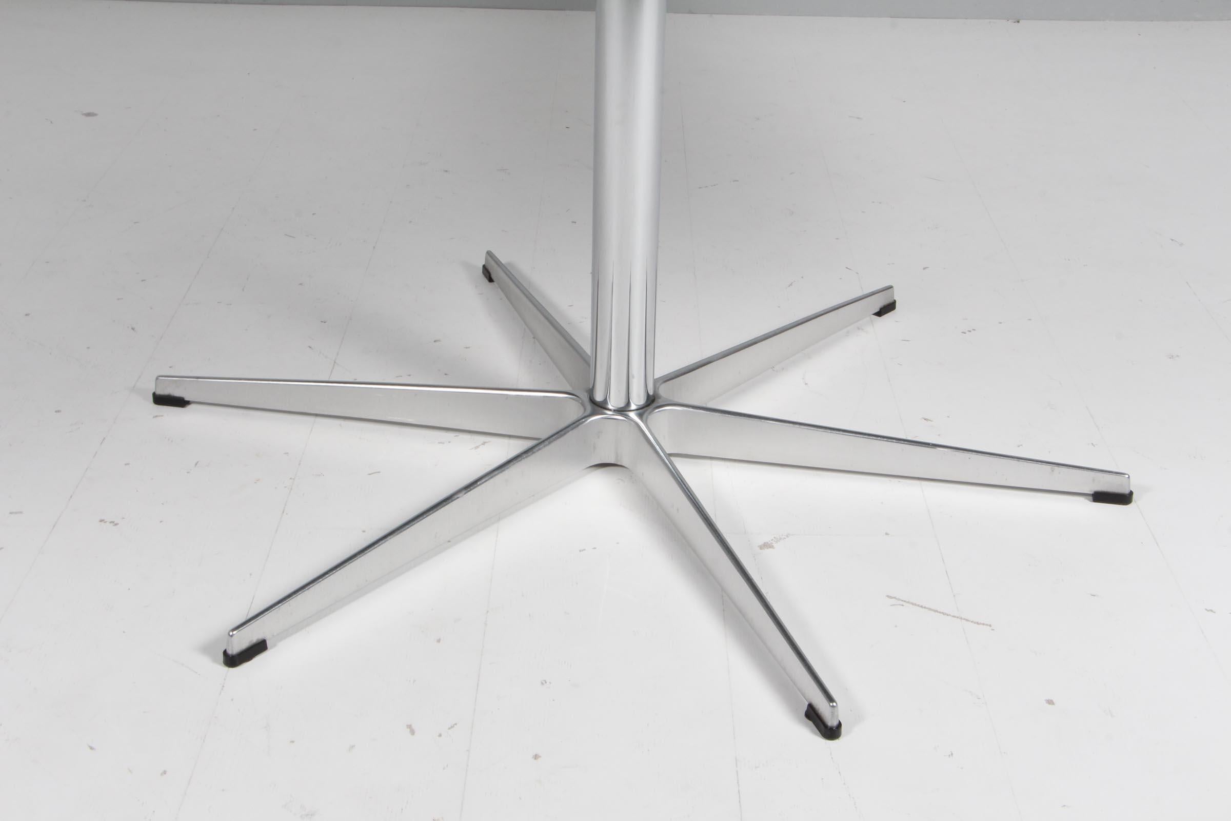Danois Table de salle à manger ronde Piet Hein & Arne Jacobsen en vente