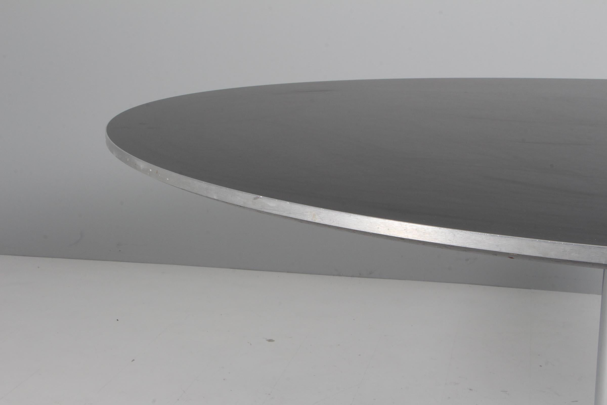 Piet Hein & Arne Jacobsen, round Dining Table In Good Condition For Sale In Esbjerg, DK