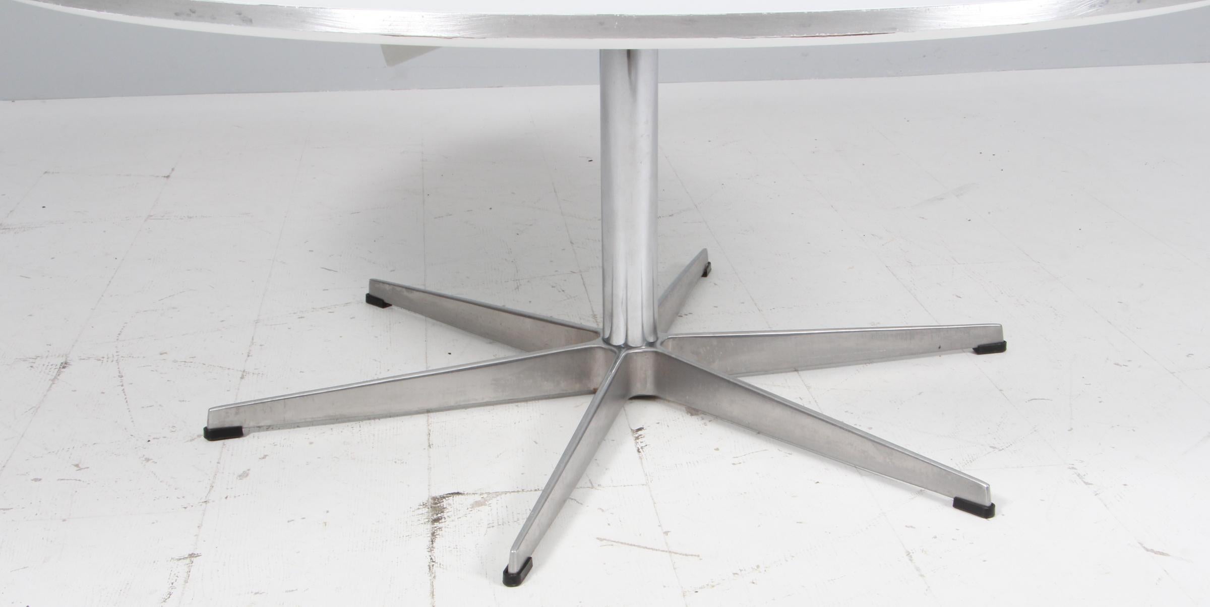 Danish Piet Hein & Arne Jacobsen, round sofa Table For Sale