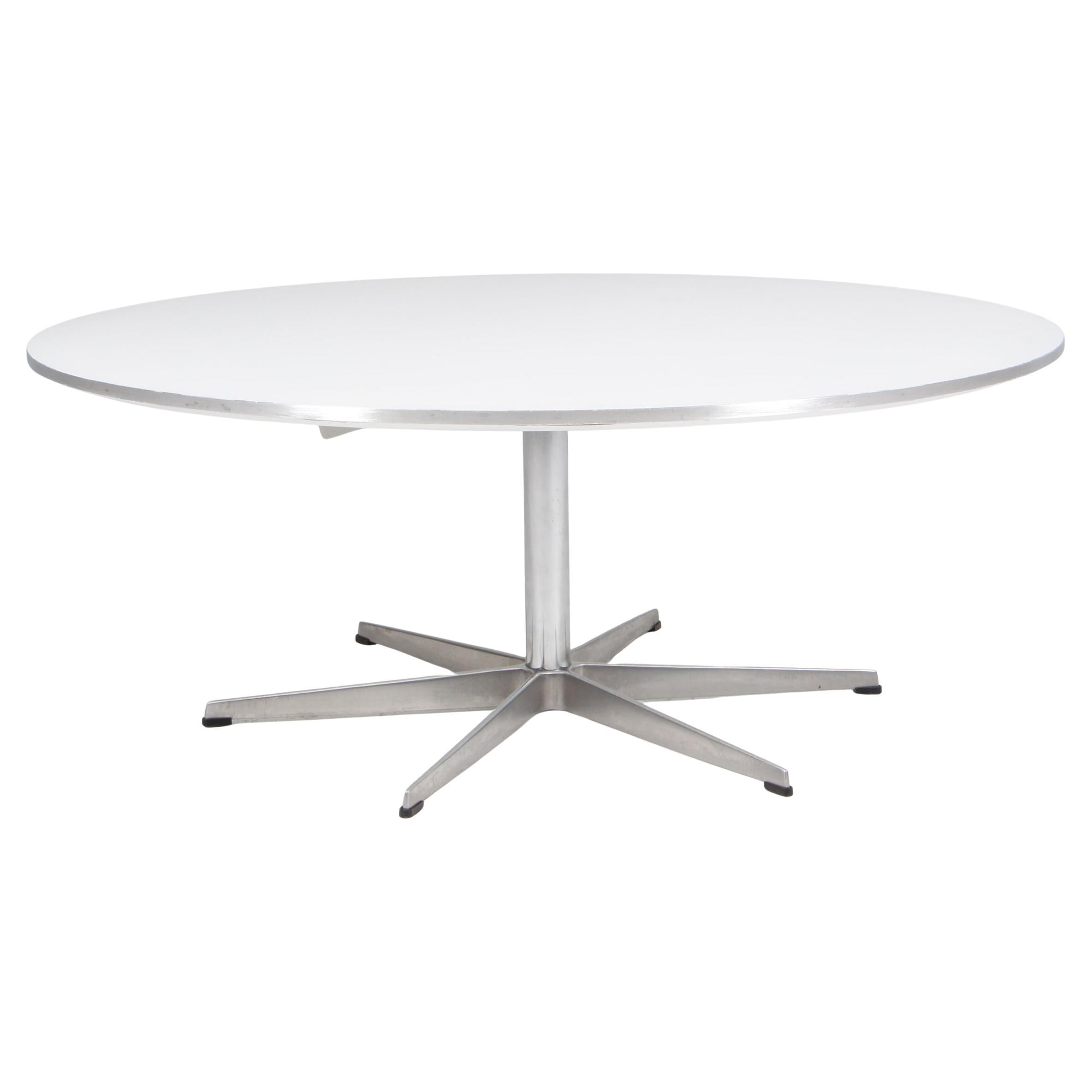 Piet Hein & Arne Jacobsen, round sofa Table For Sale