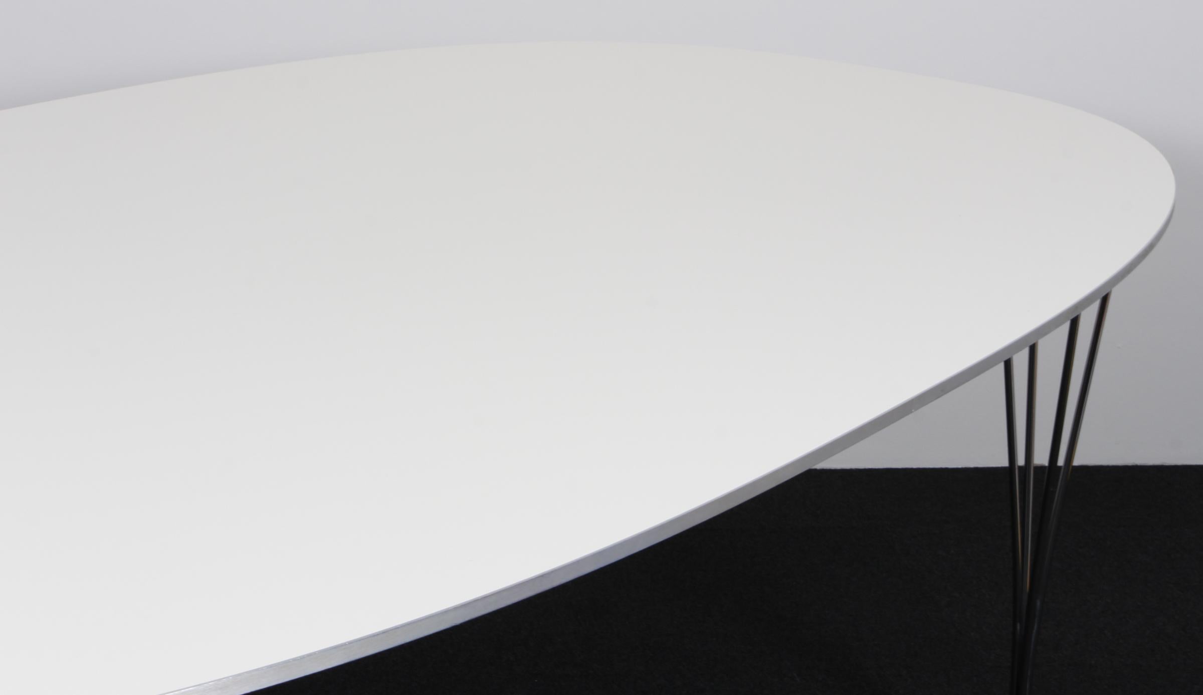 Milieu du XXe siècle Piet Hein & Bruno Mathsson Ellipse Dining Table, laminate en vente