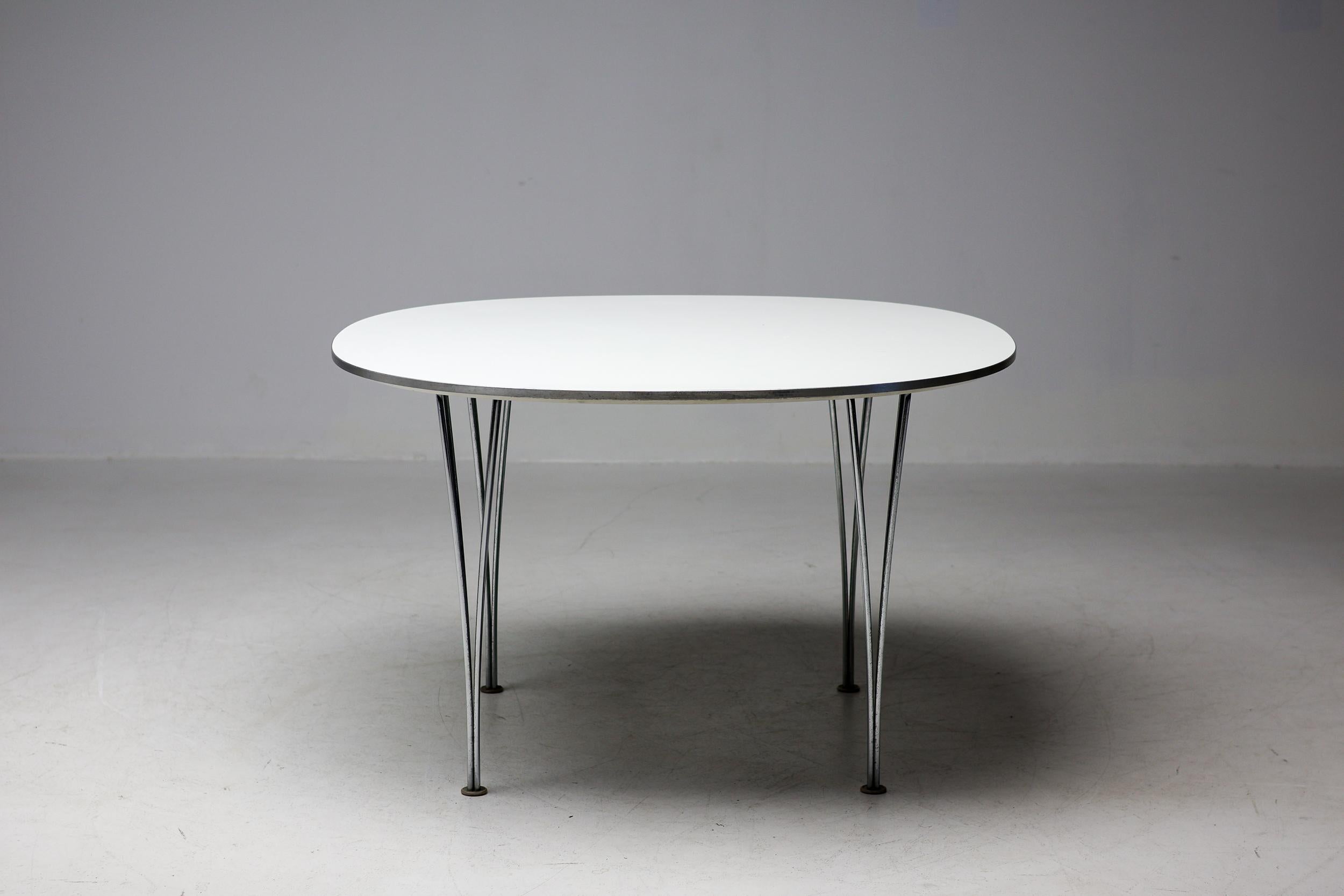 Mesa de comedor supercircular Piet Hein & Bruno Mathsson Danés en venta
